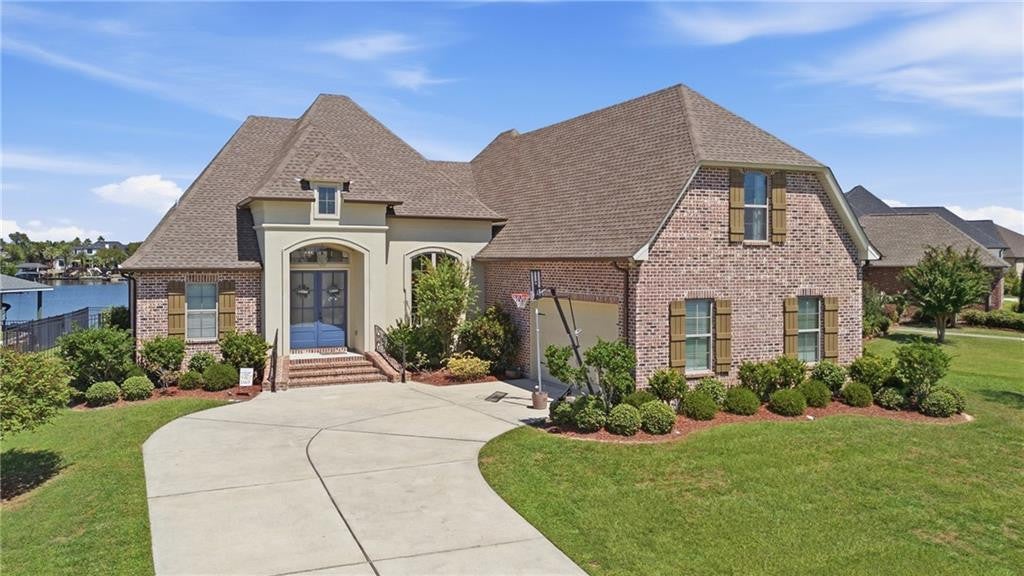 Waterfront 5BR Home with Boat Lift in Oak Harbor