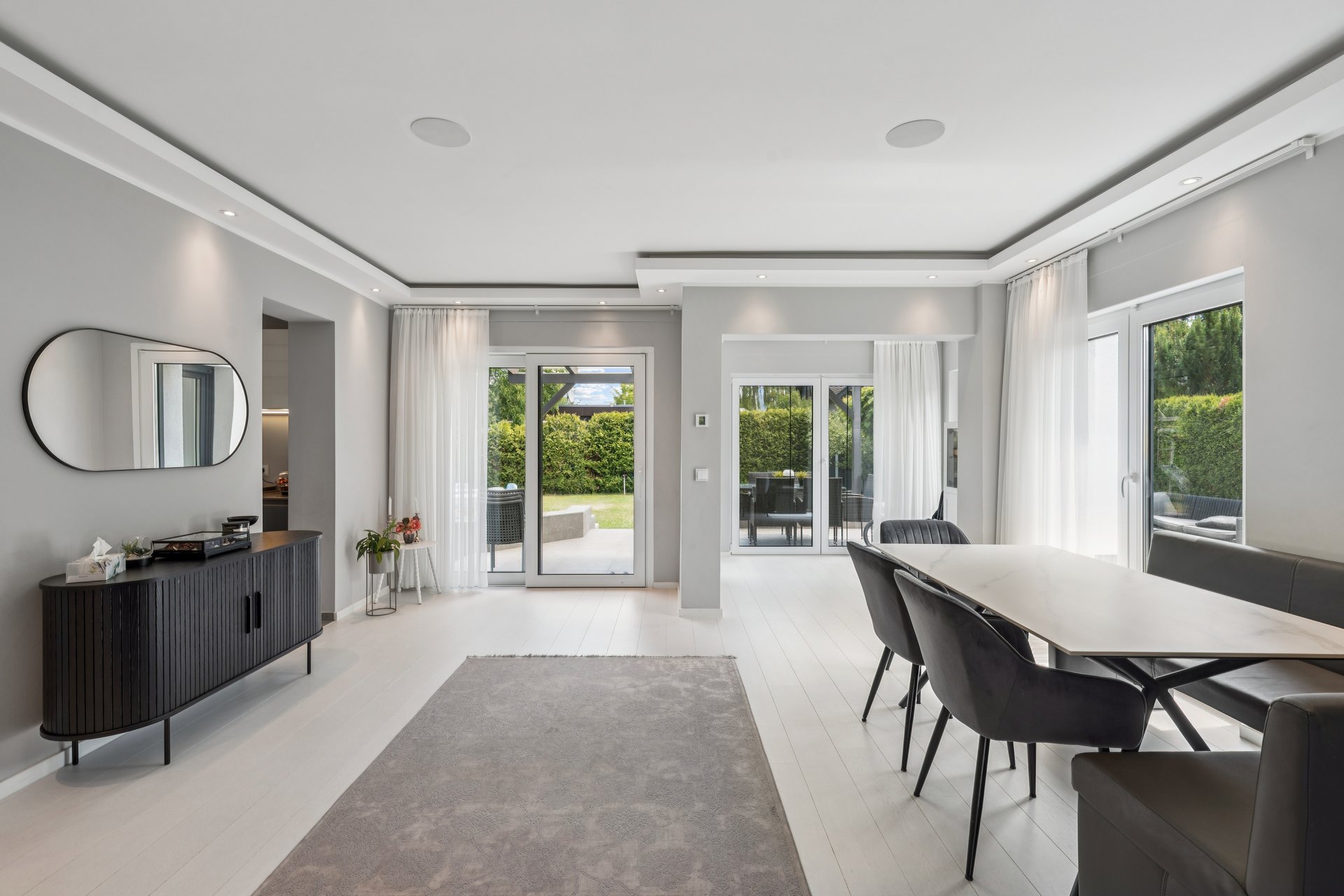 Kernsanierte Moderne mit High-End-Glück