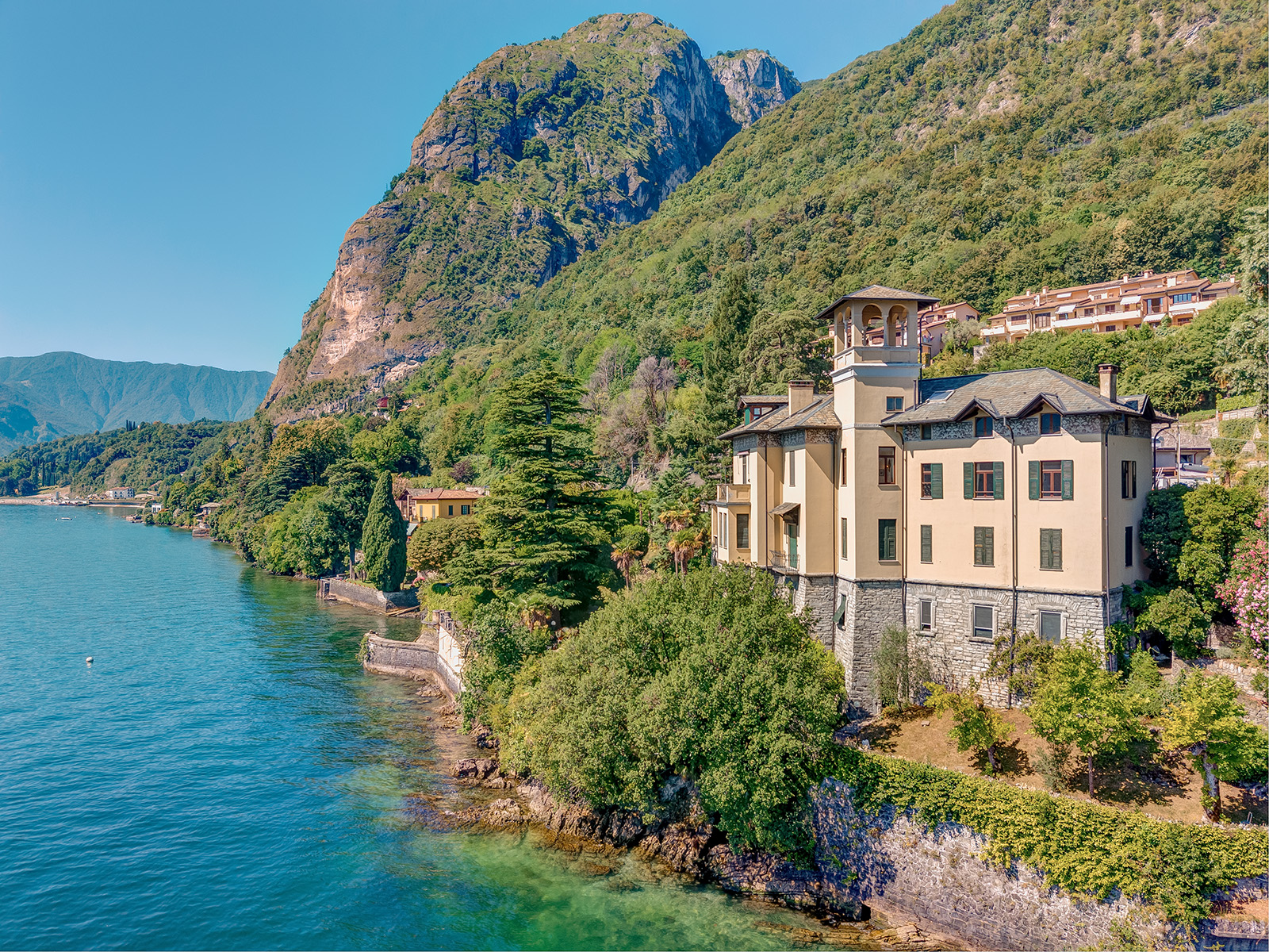Exclusive lakeside apartment in Villa Evelyn, Menaggio