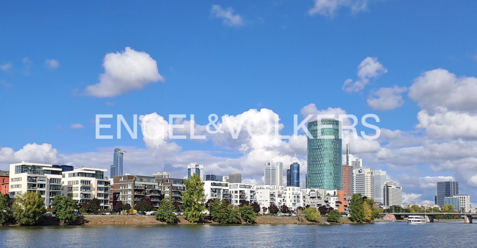 Spacious penthouse in prime location at Westhafen
