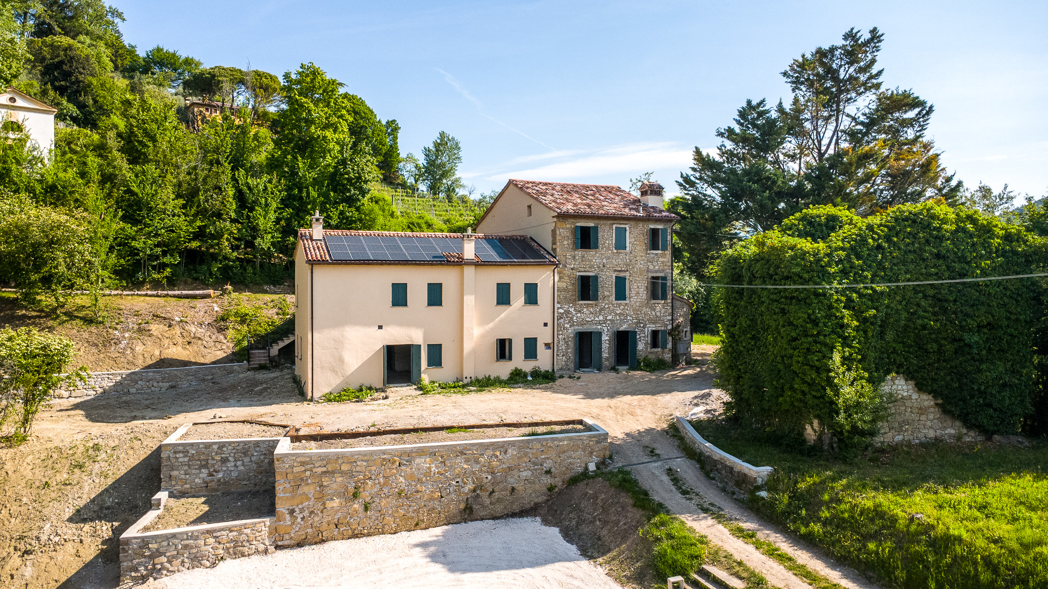Historisches Landhaus zur Sanierung mit Privatpark in Tarzo