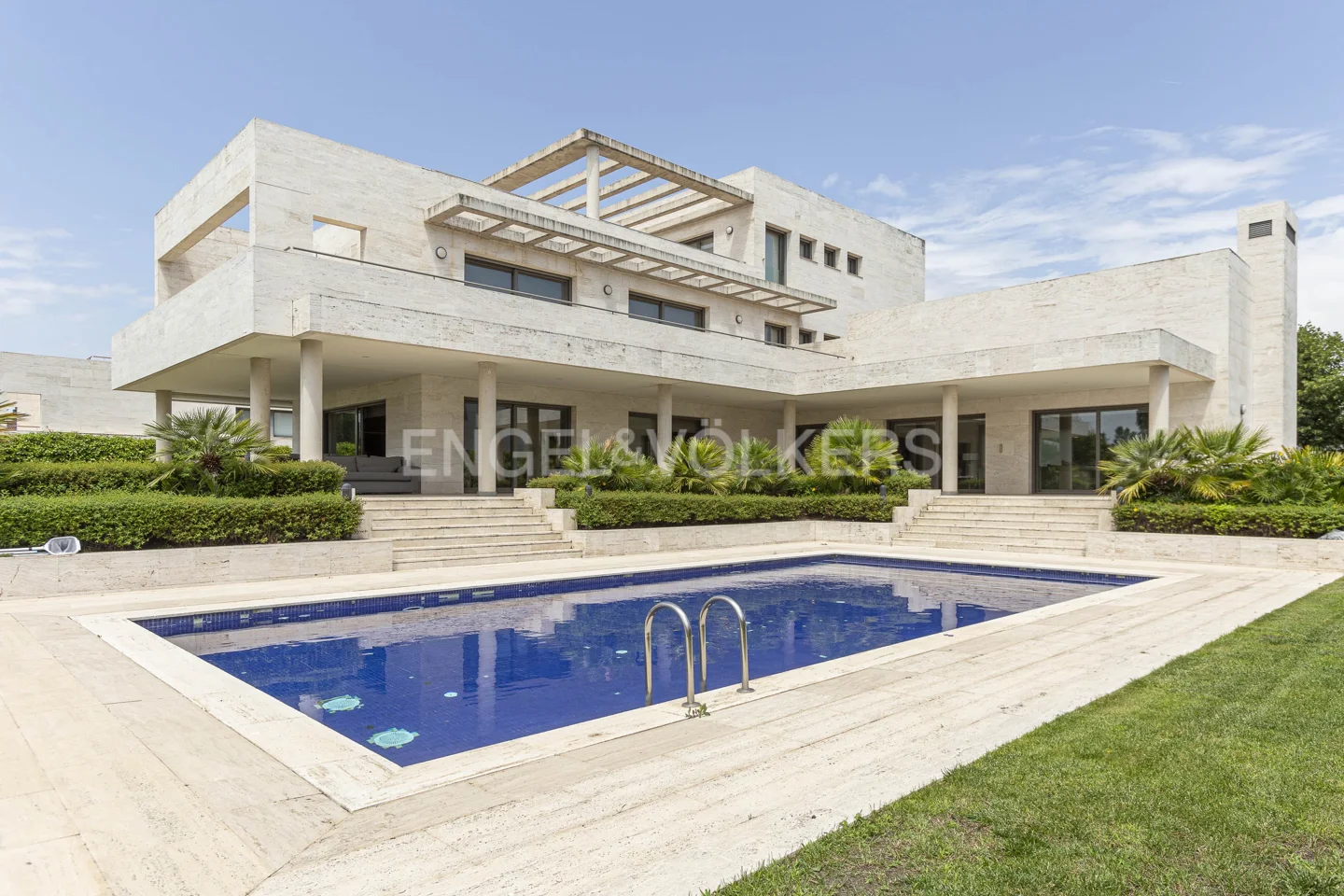 Exclusive detached in Valdemarín with great views