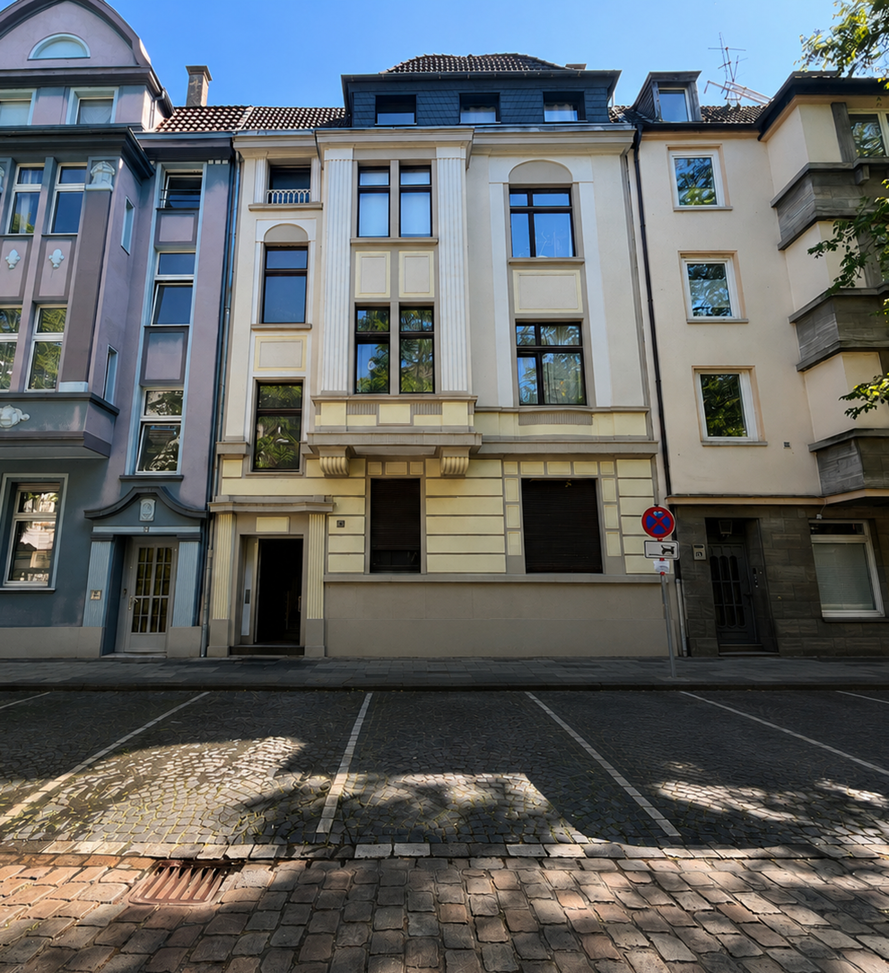 Mehrfamilienhaus
