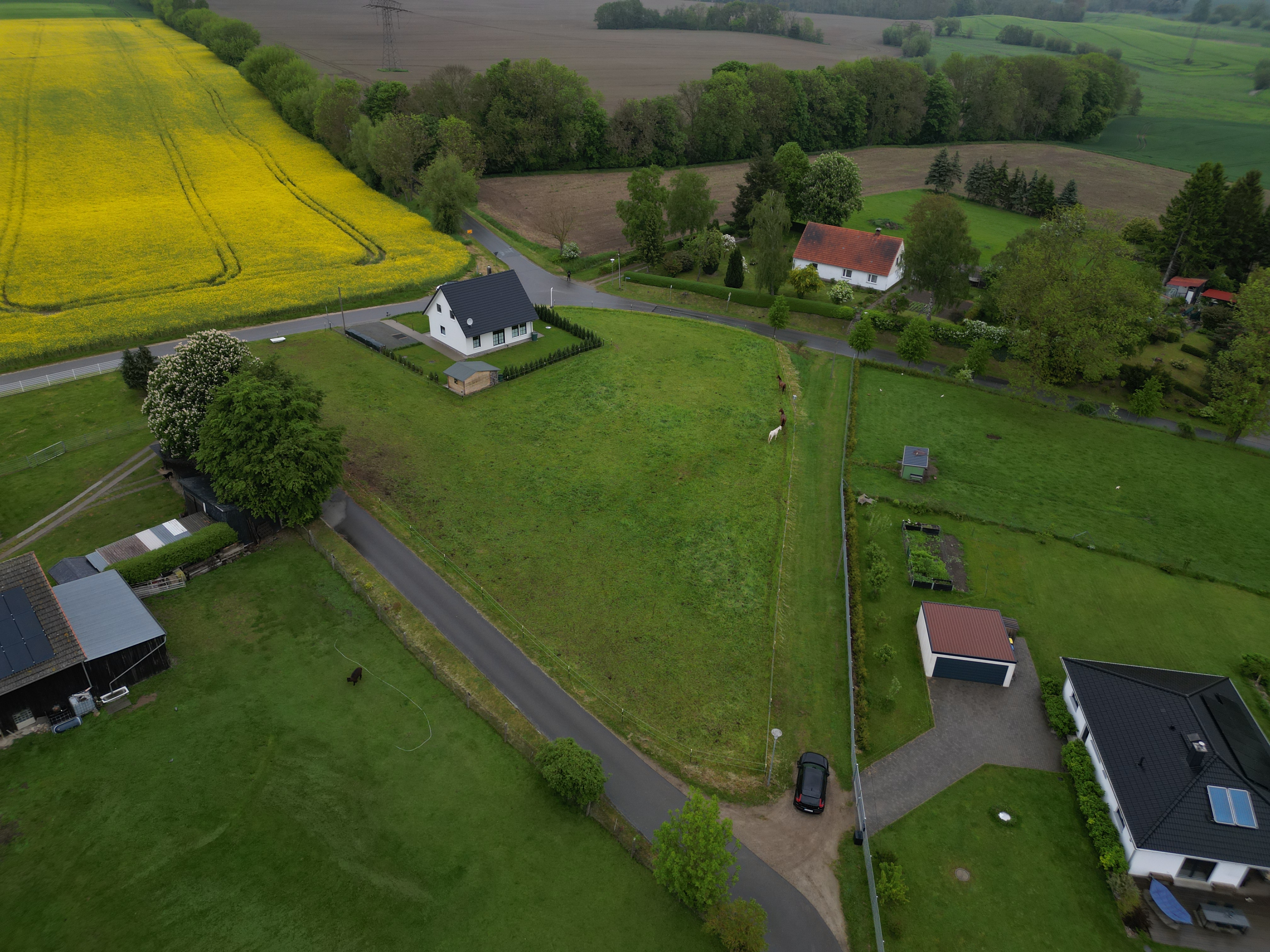 Großzügiges Baugrundstück idyllisch gelegen