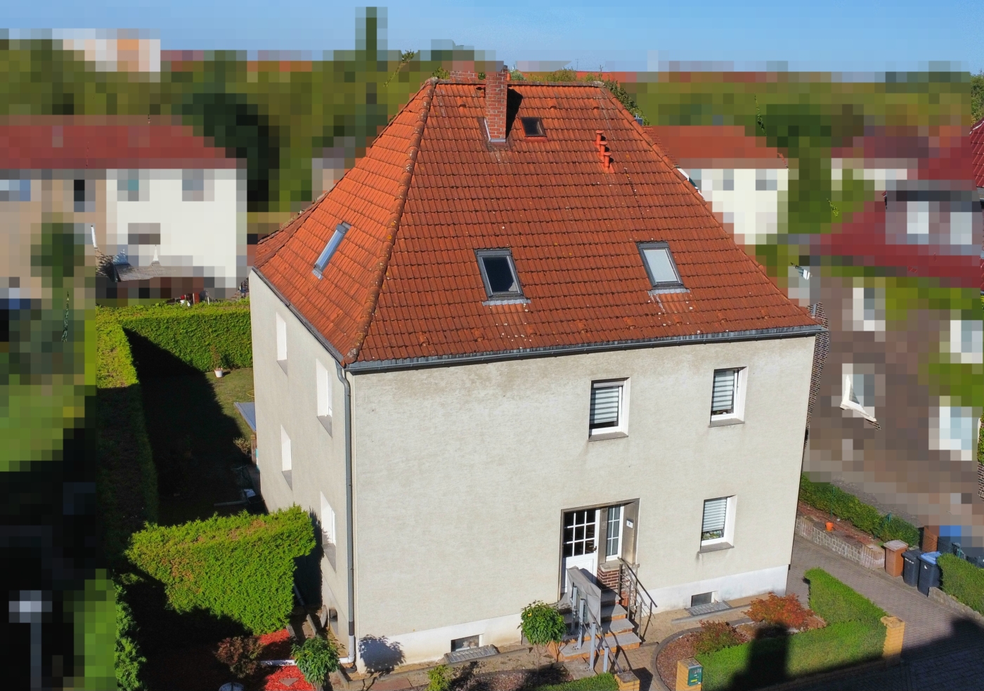 Goitzschenah: Großzügiges Wohnhaus mit Einbauküche, Doppelgarage & Ausbaureserve