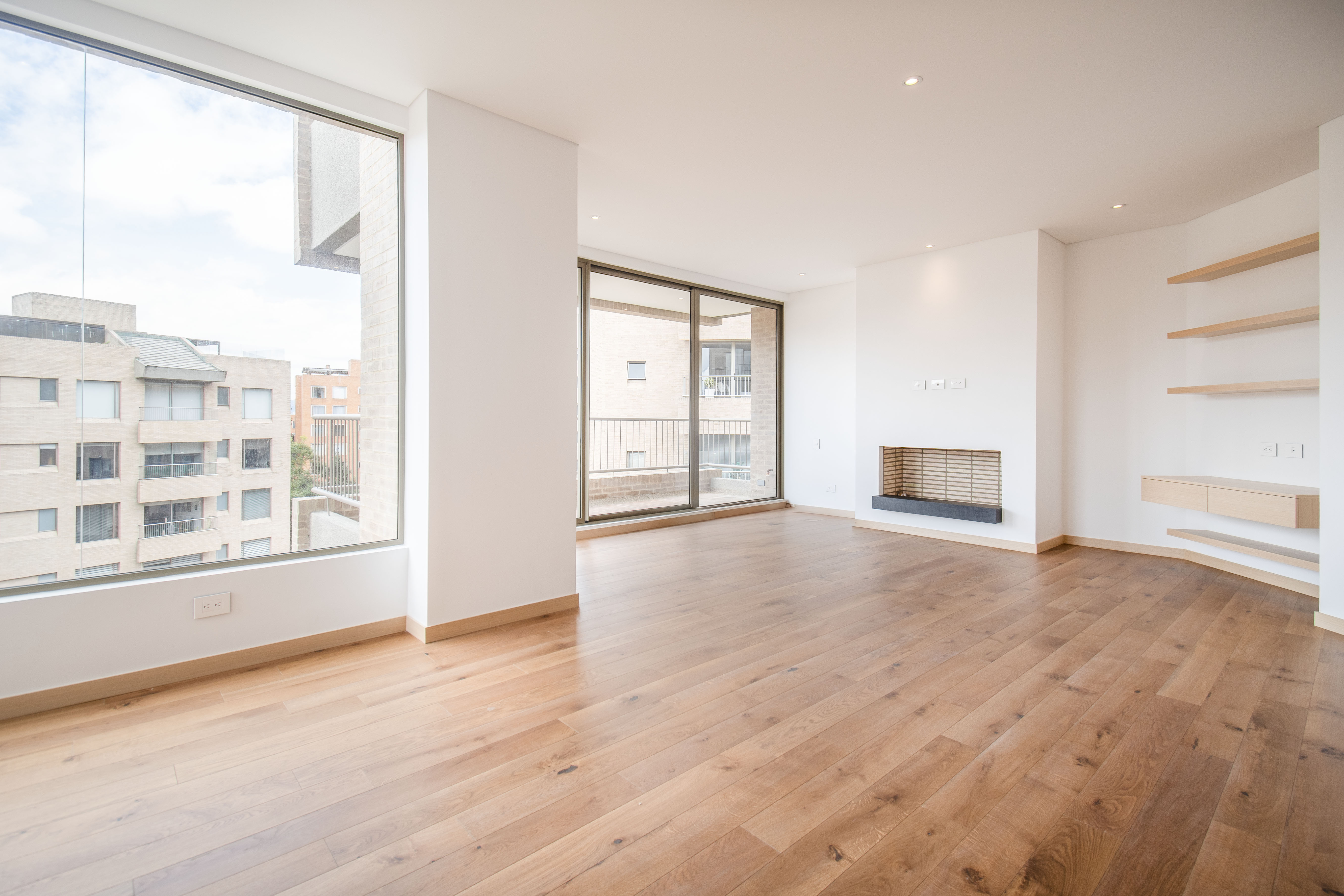 Apartamento para estrenar con balcón para venta en Bosque Verde