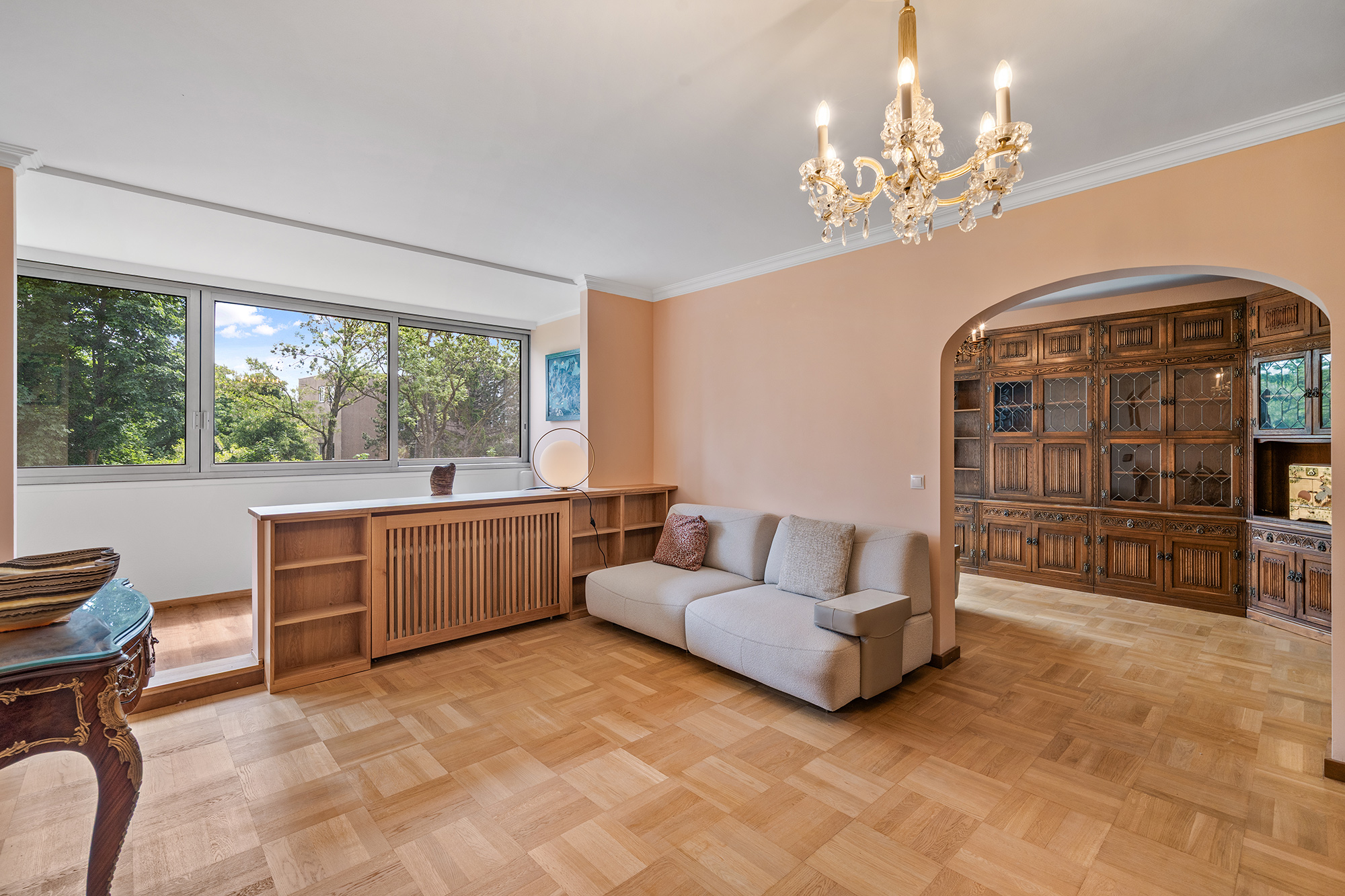 Lichtdurchflutete, großzügige Wohnung mit 2 Terrassen