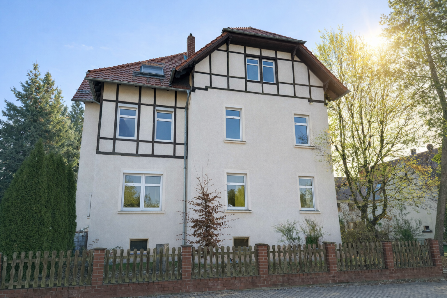 Ein Haus für Generationen – großzügig, hell und vielseitig in Lobstädt!