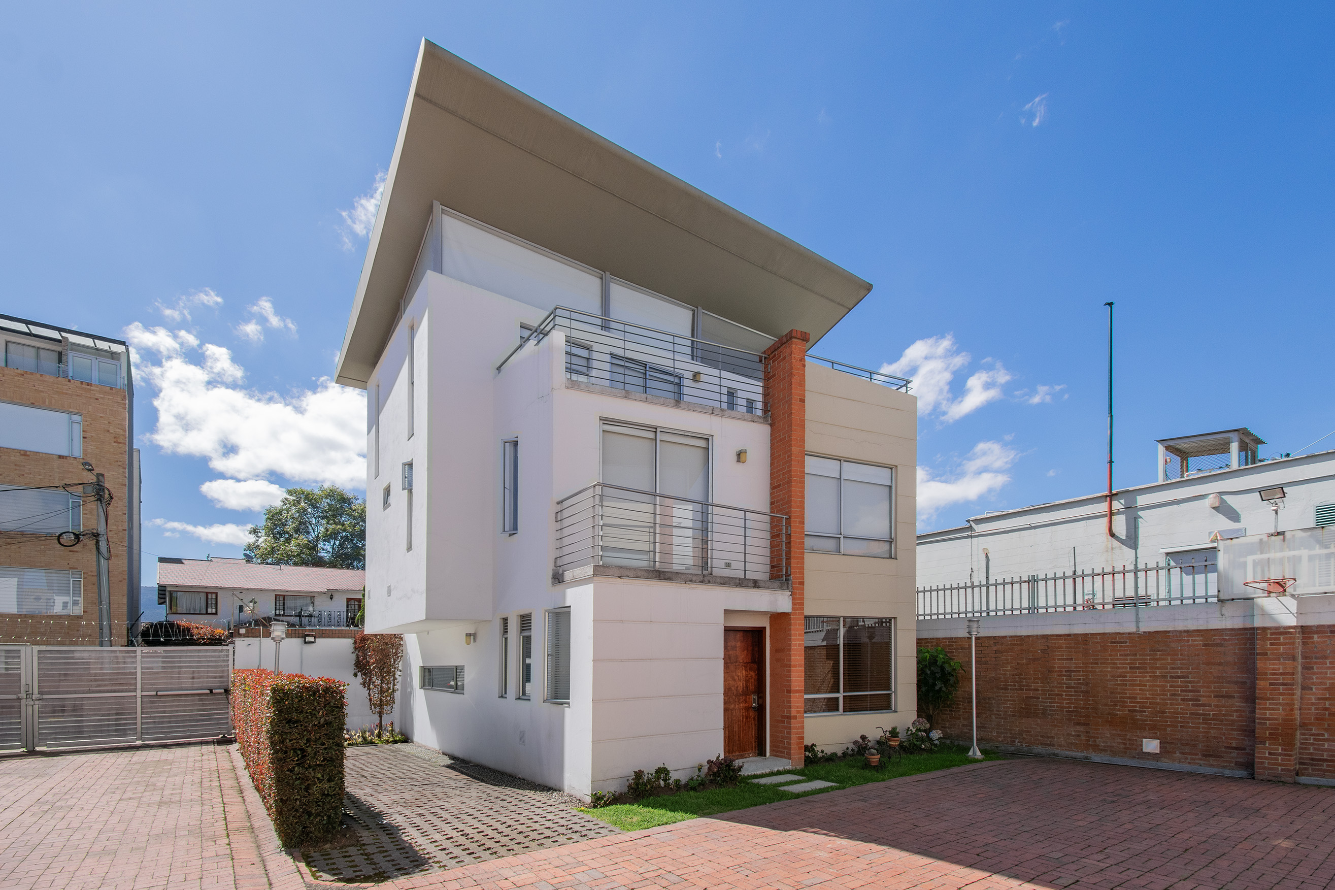 Casa esquinera para venta en Chía