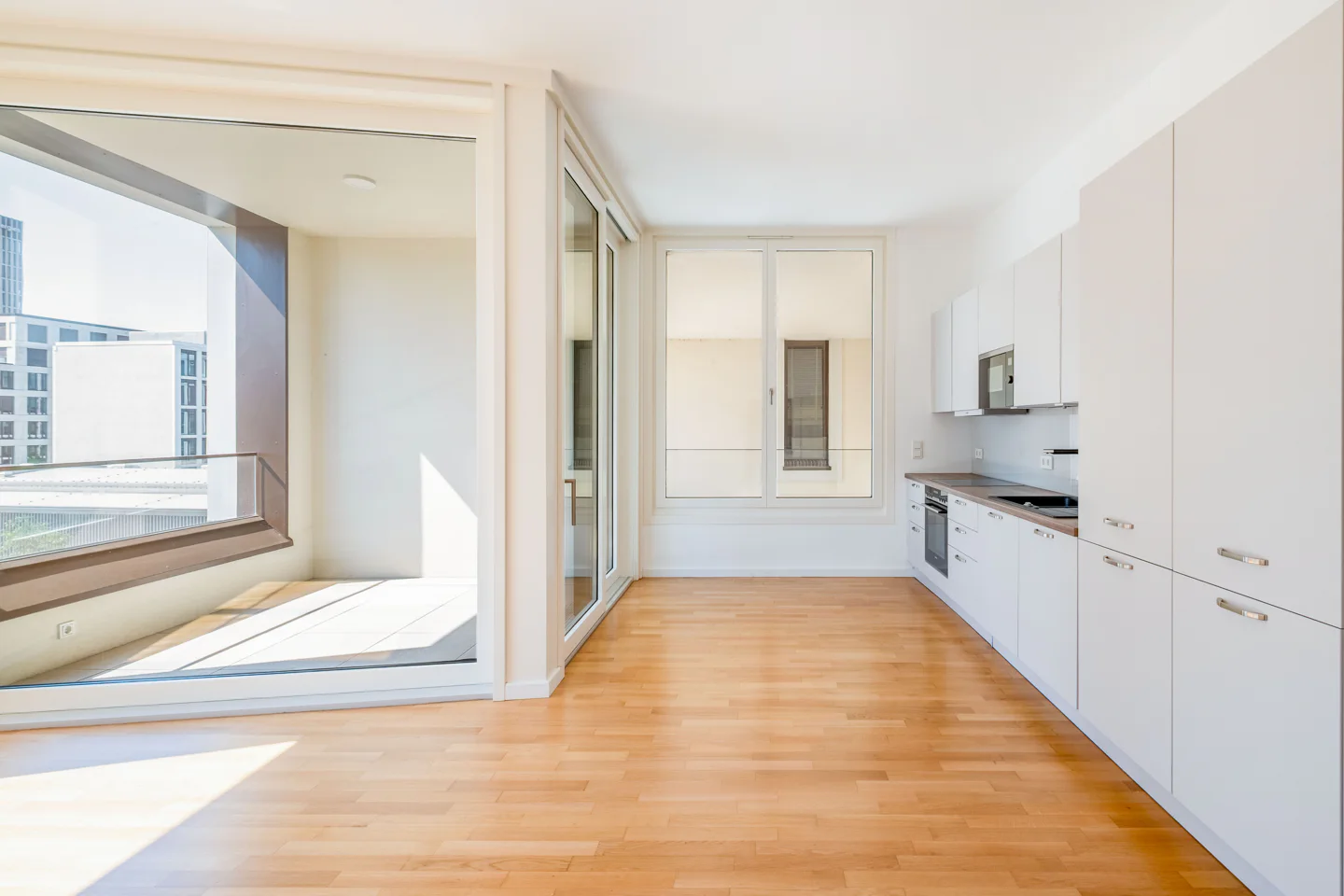 Modernes Wohnen in der Euopacity: 3-Zimmer-Apartment mit Wasserblick - Photo 4