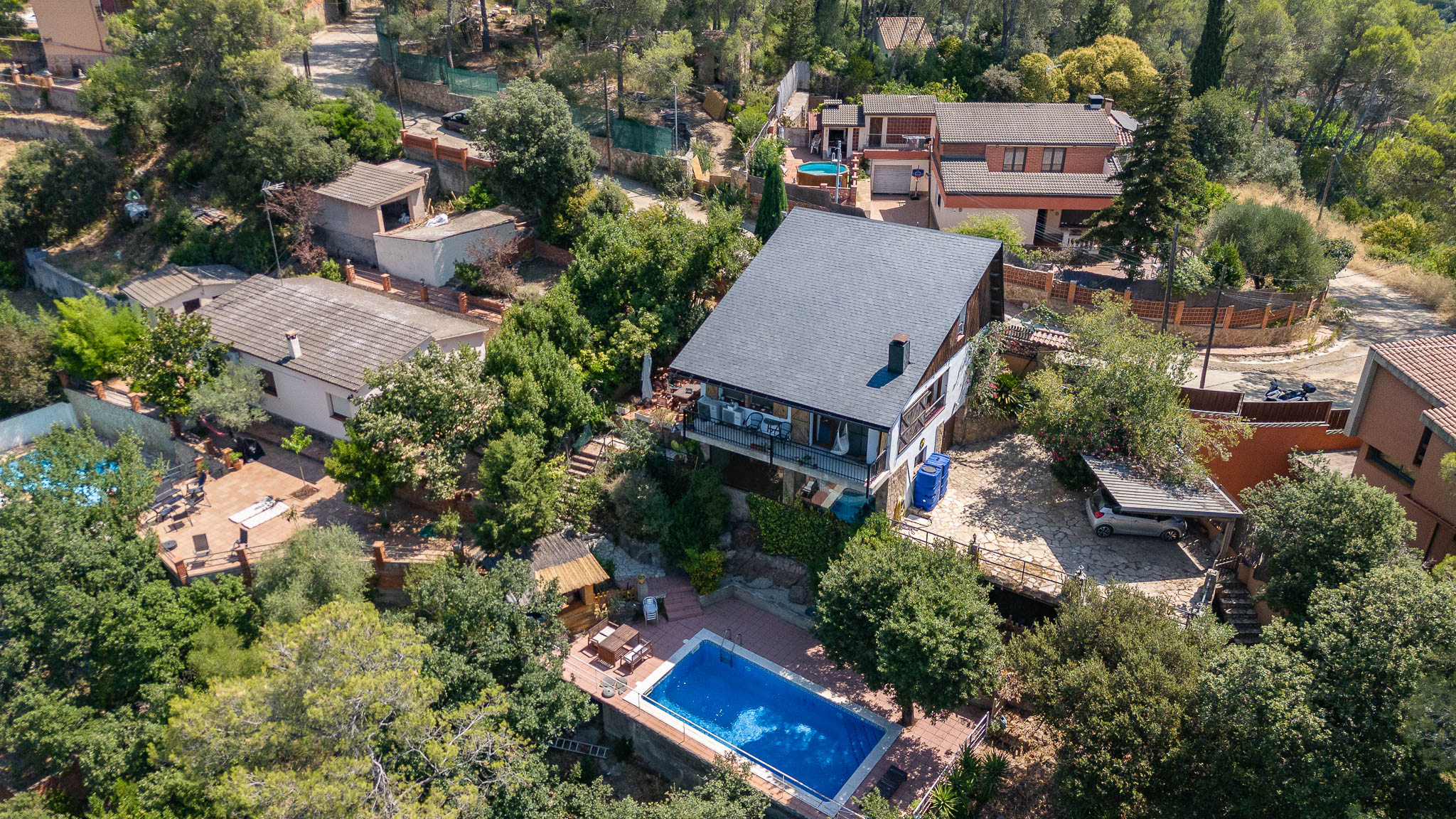 Exklusivität und Natur in Collserola: Ein komplett renoviertes Designer-Refugium in La Rierada, Molins de Rei
