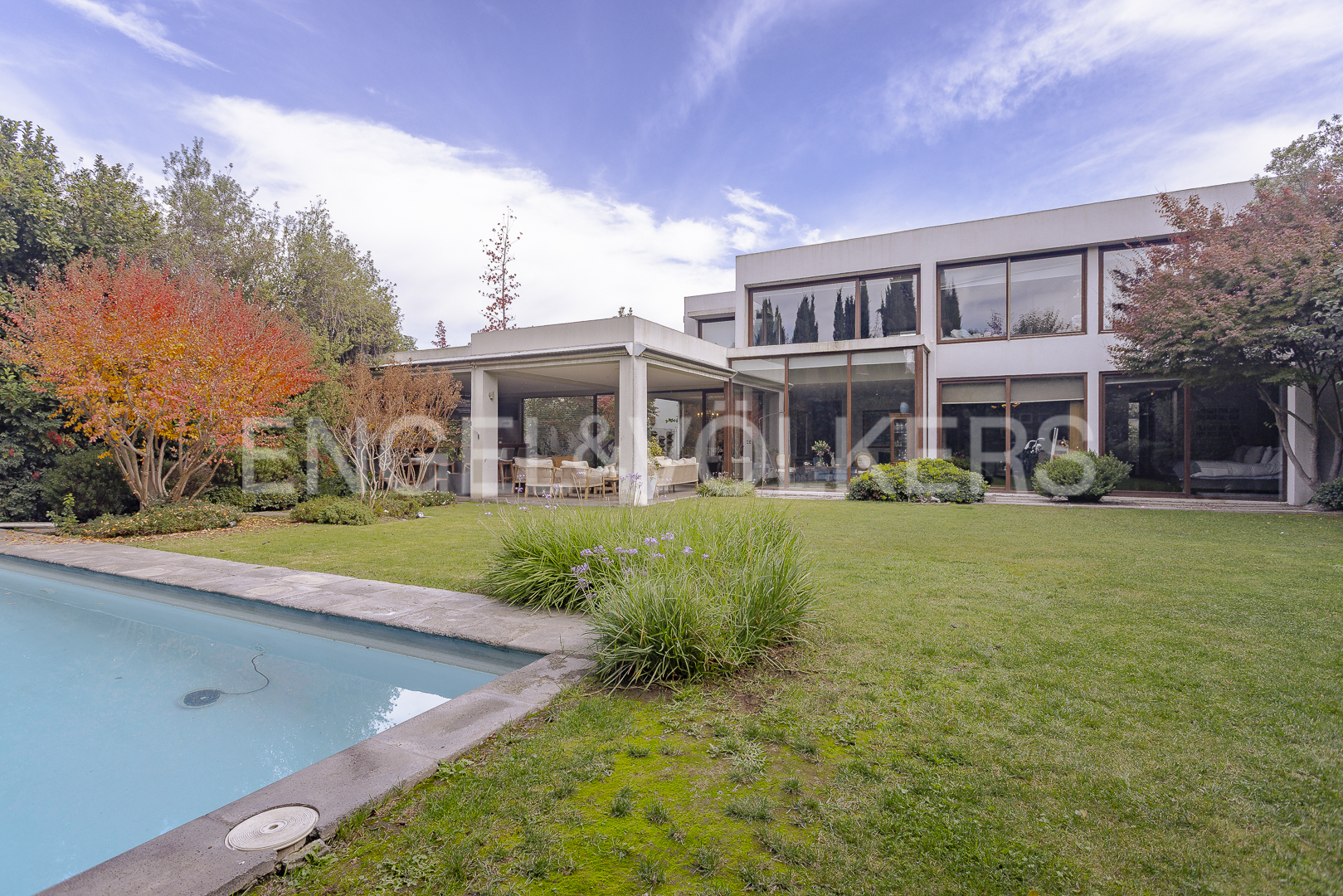 Excelente casa mediterránea en condominio