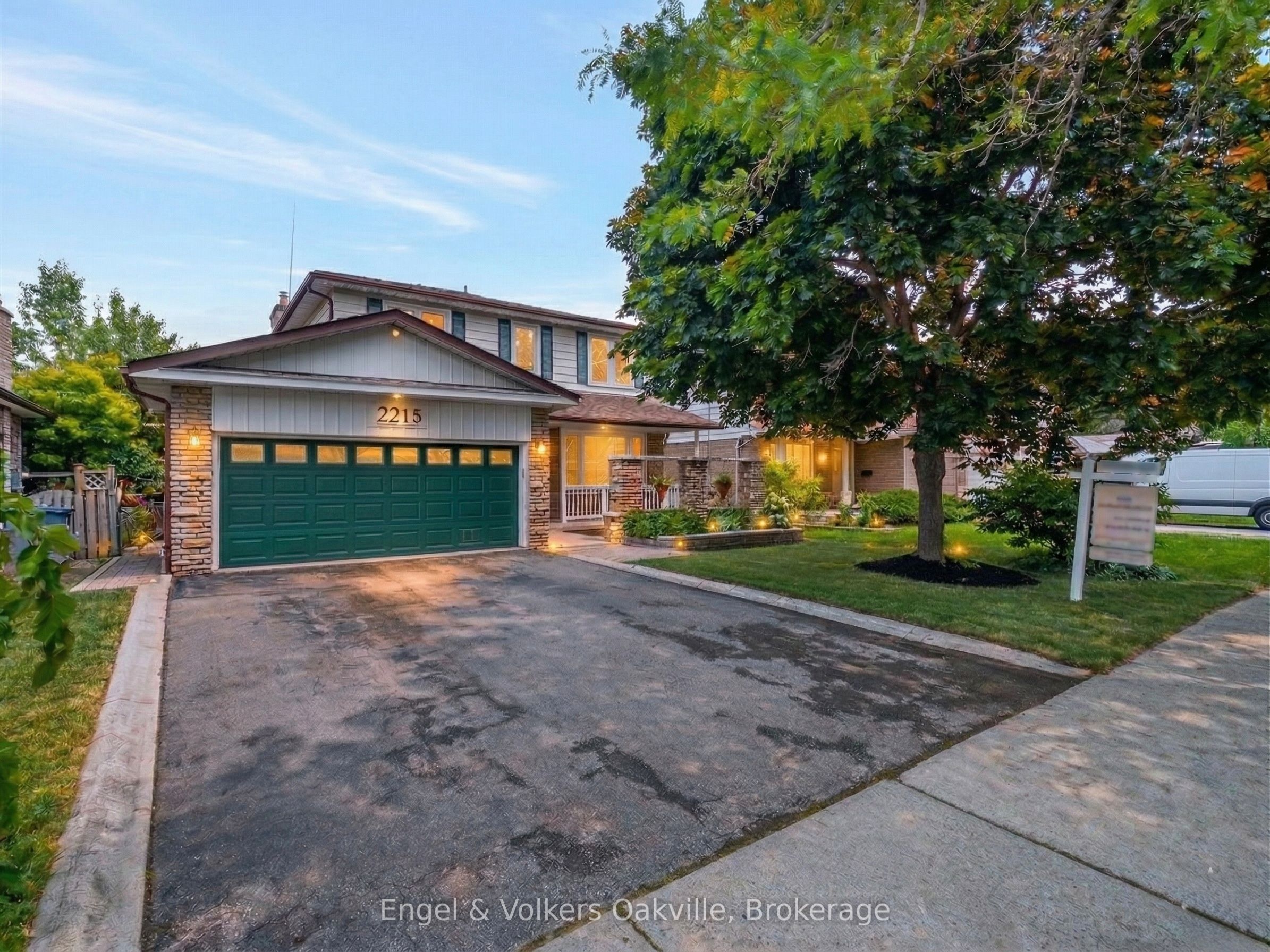 Spacious Sheridan Homelands Home with Legal Suite
