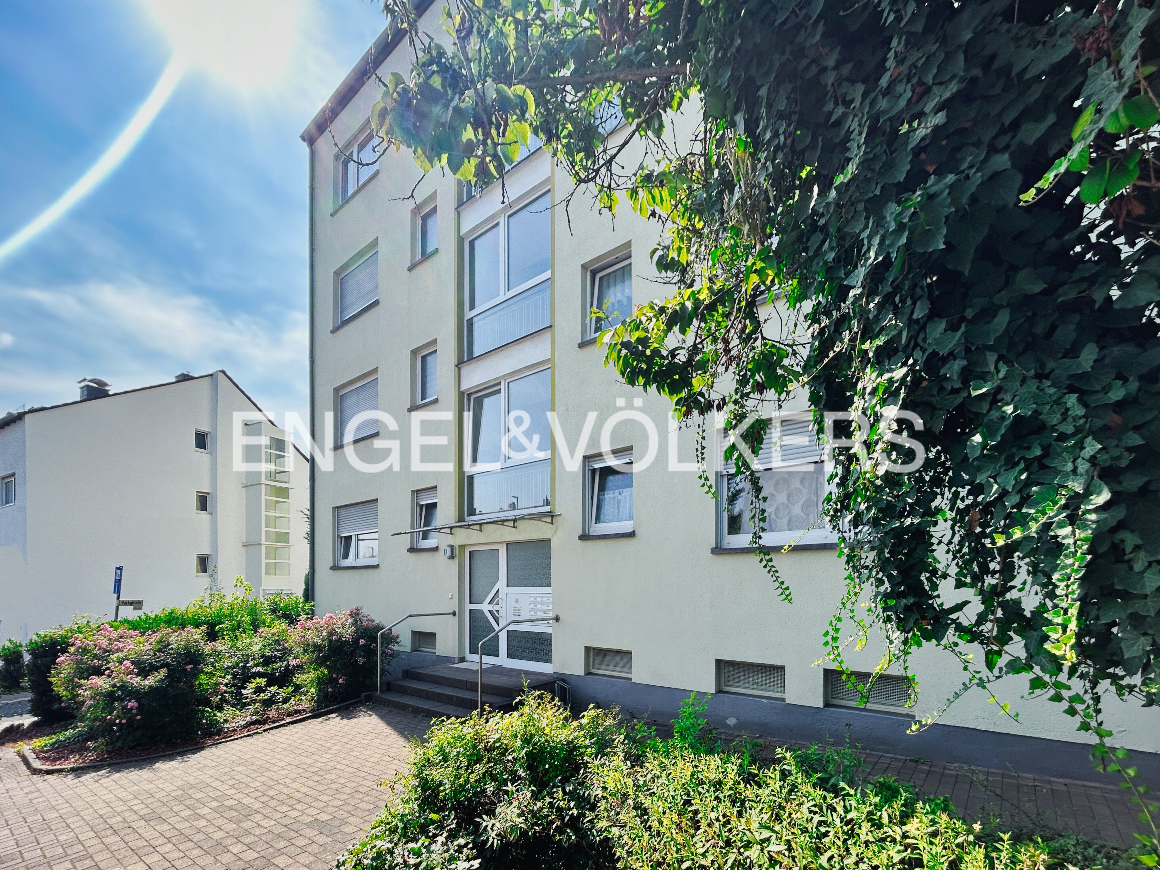 Top-Investment in Kelkheim: 2-Zimmer-Wohnung mit Balkon und hervorragender Anbindung