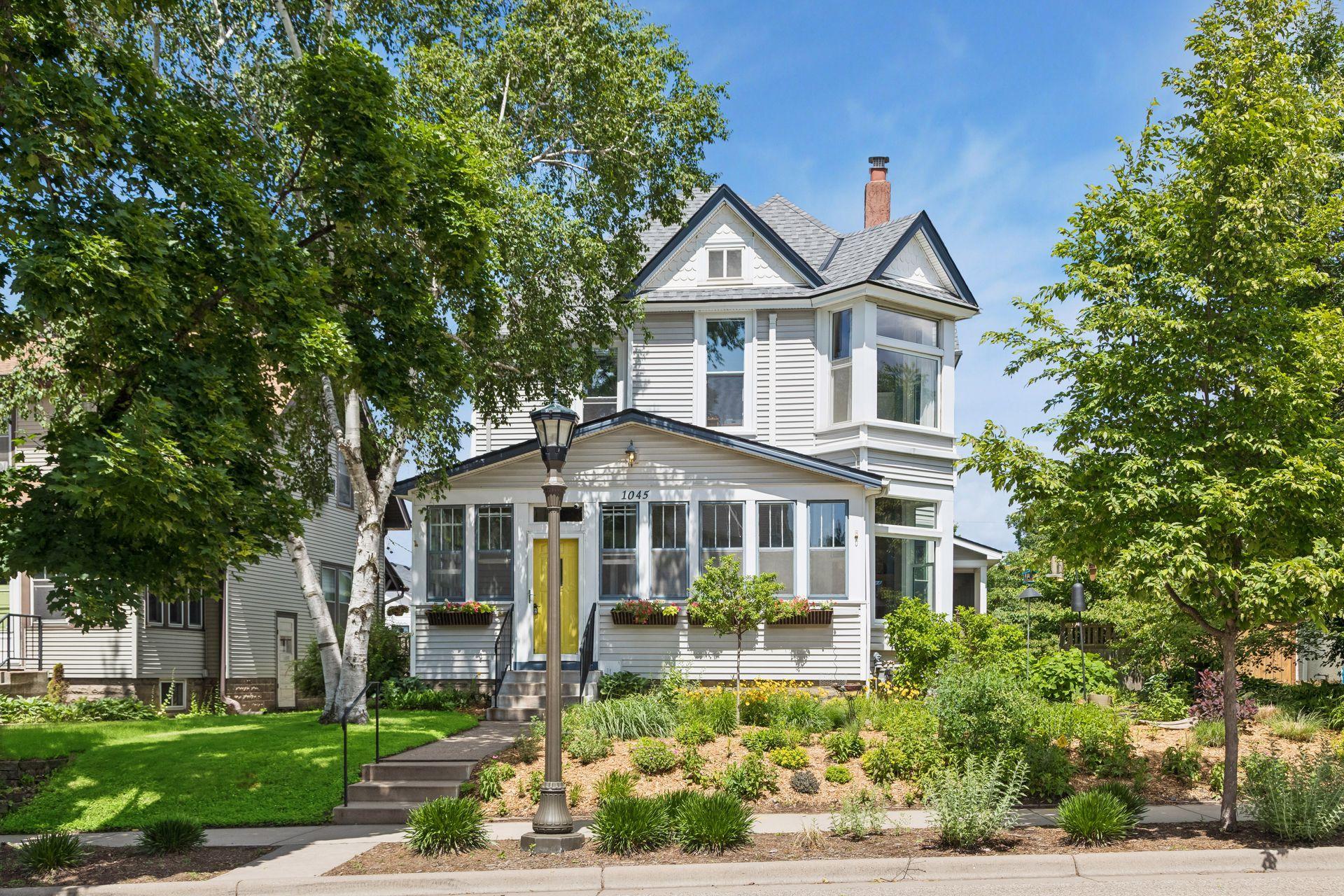 Pristine 4-BR Historic Home: Sauna & Native Gardens