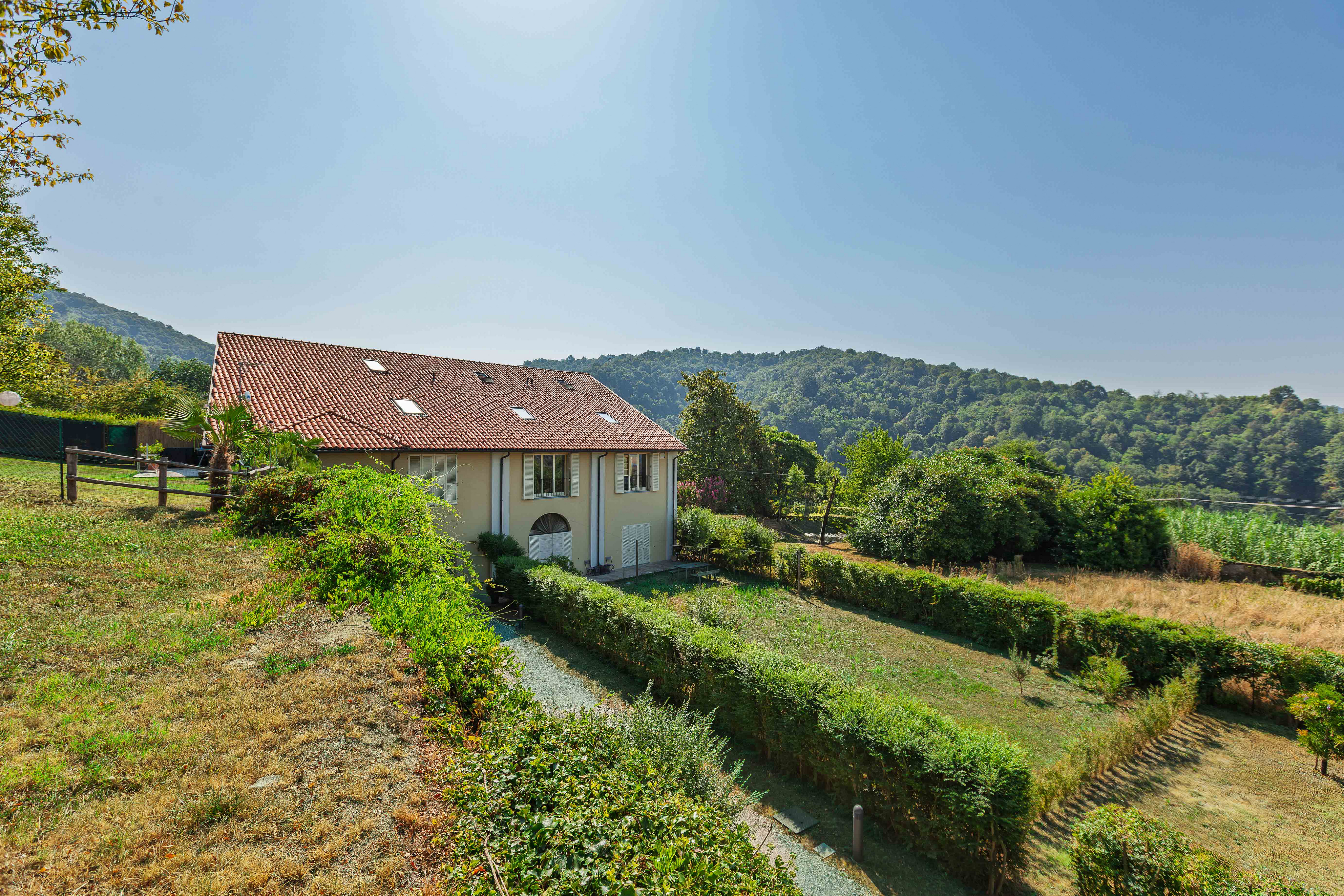 Apartment between sky and nature with views of Turin