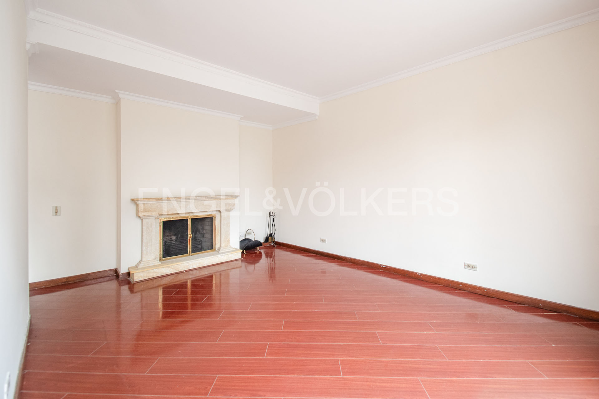 Casa en conjunto cerrado con jardín para venta en Sotileza