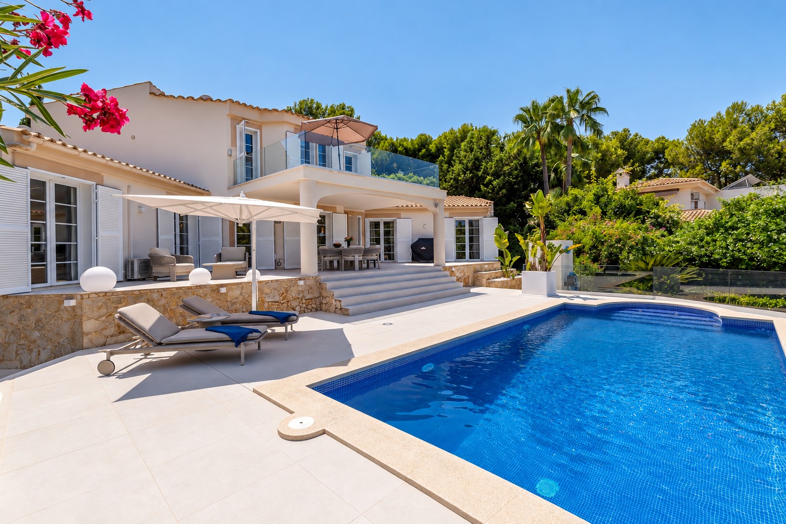 Mediterrane Eleganz und Privatsphäre in Nova Santa Ponsa