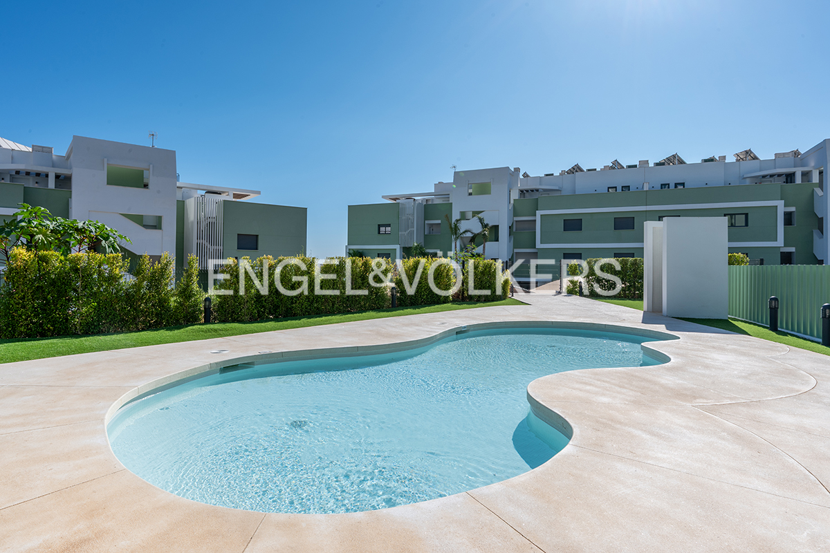Exclusive Luxury Apartment on the Golf Frontline with Sea Views