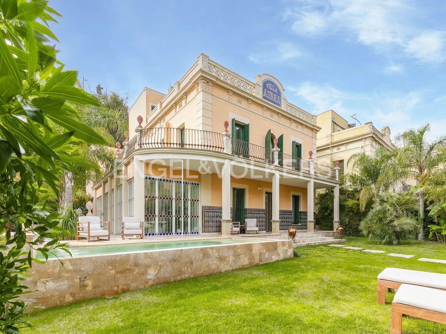 Modernist luxury villa in upper Sarriá