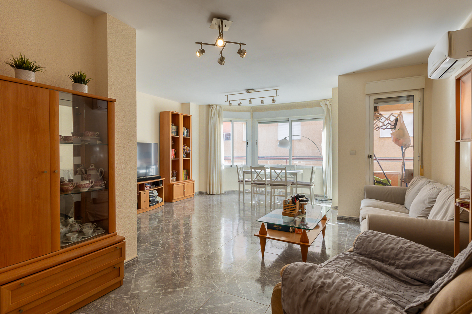 Bright three-bedroom home in Dénia
