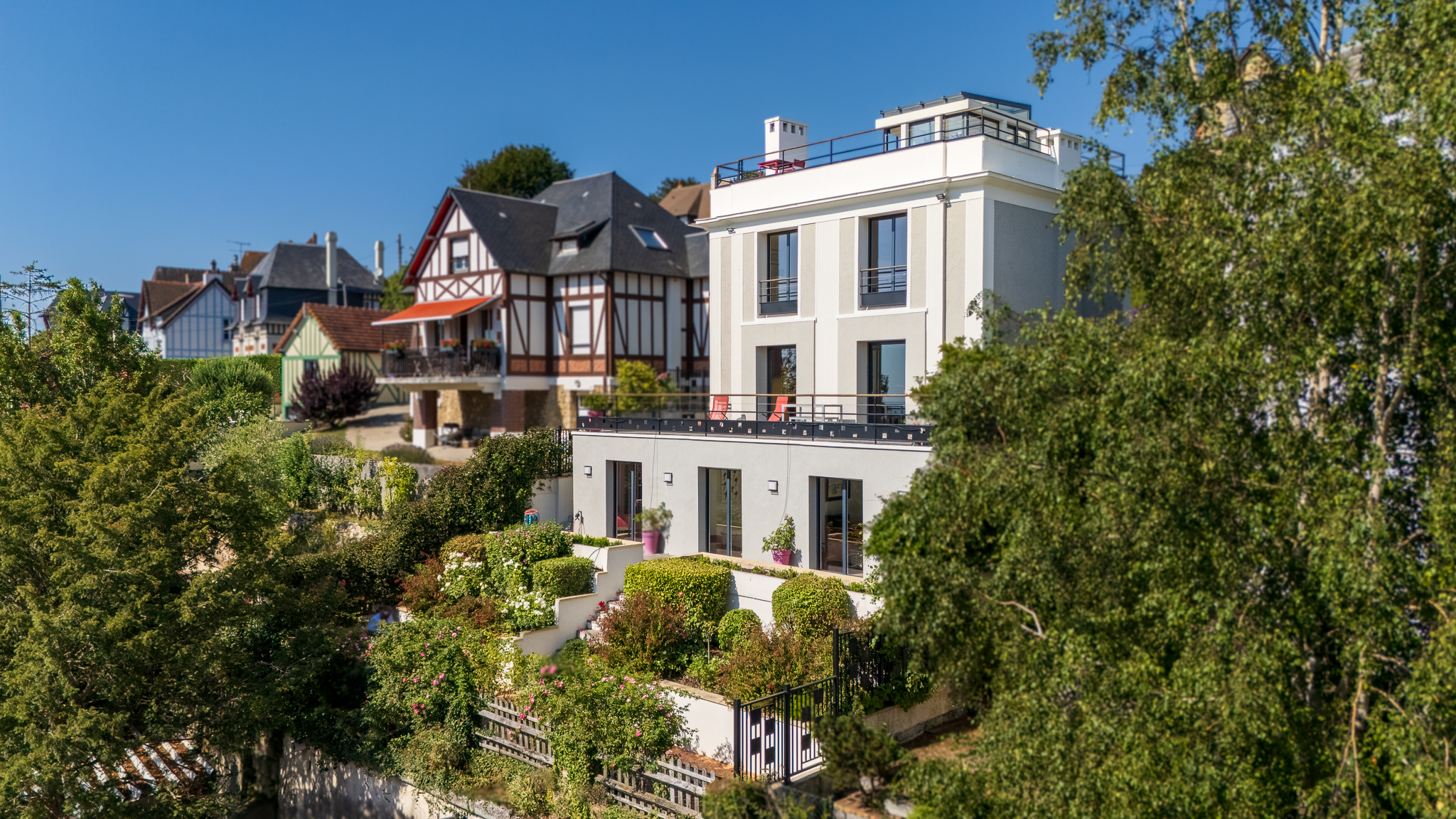 Trouville-sur-Mer – 1930s villa with rooftop terrace - exceptional sea view