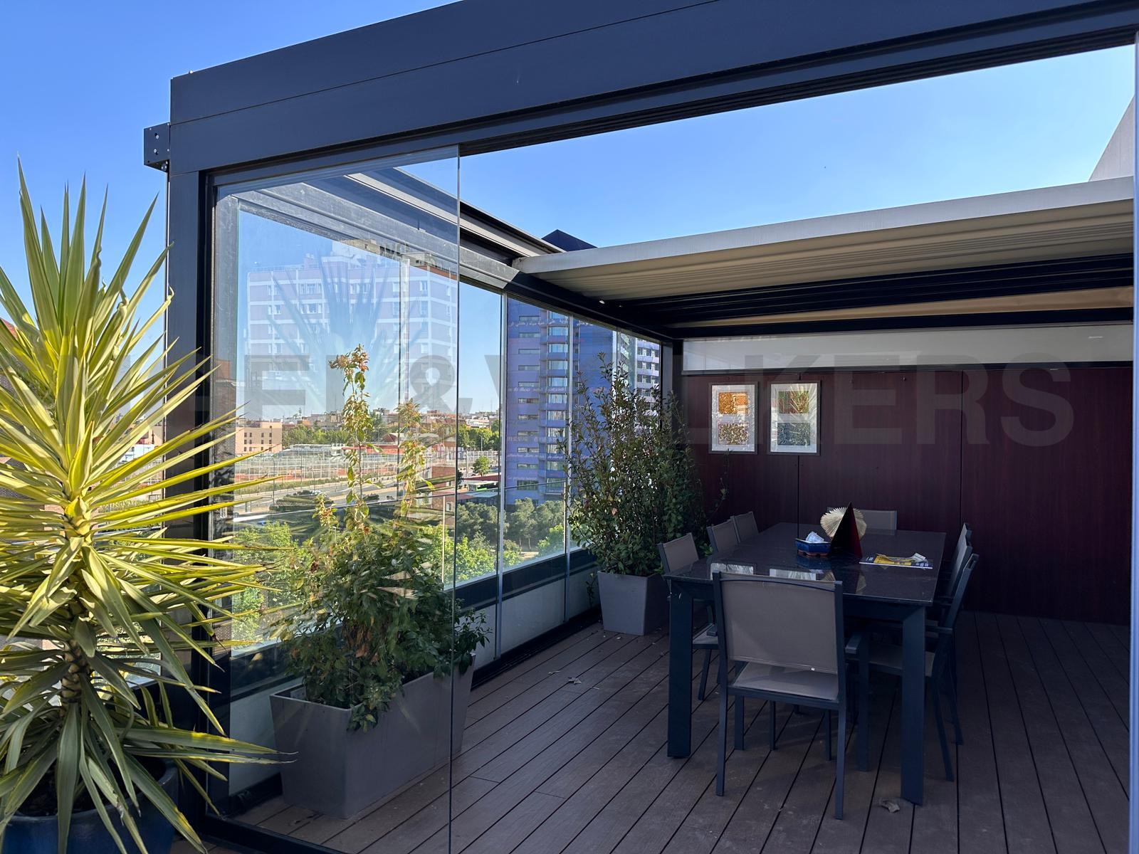 Exclusive Duplex Penthouse with Terrace and Premium Amenities - 3 beds + 3 baths -