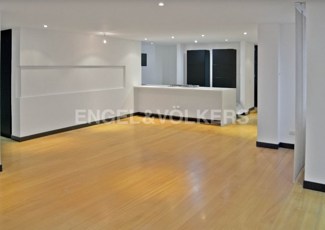 Apartamento remodelado para arriendo en Nogal