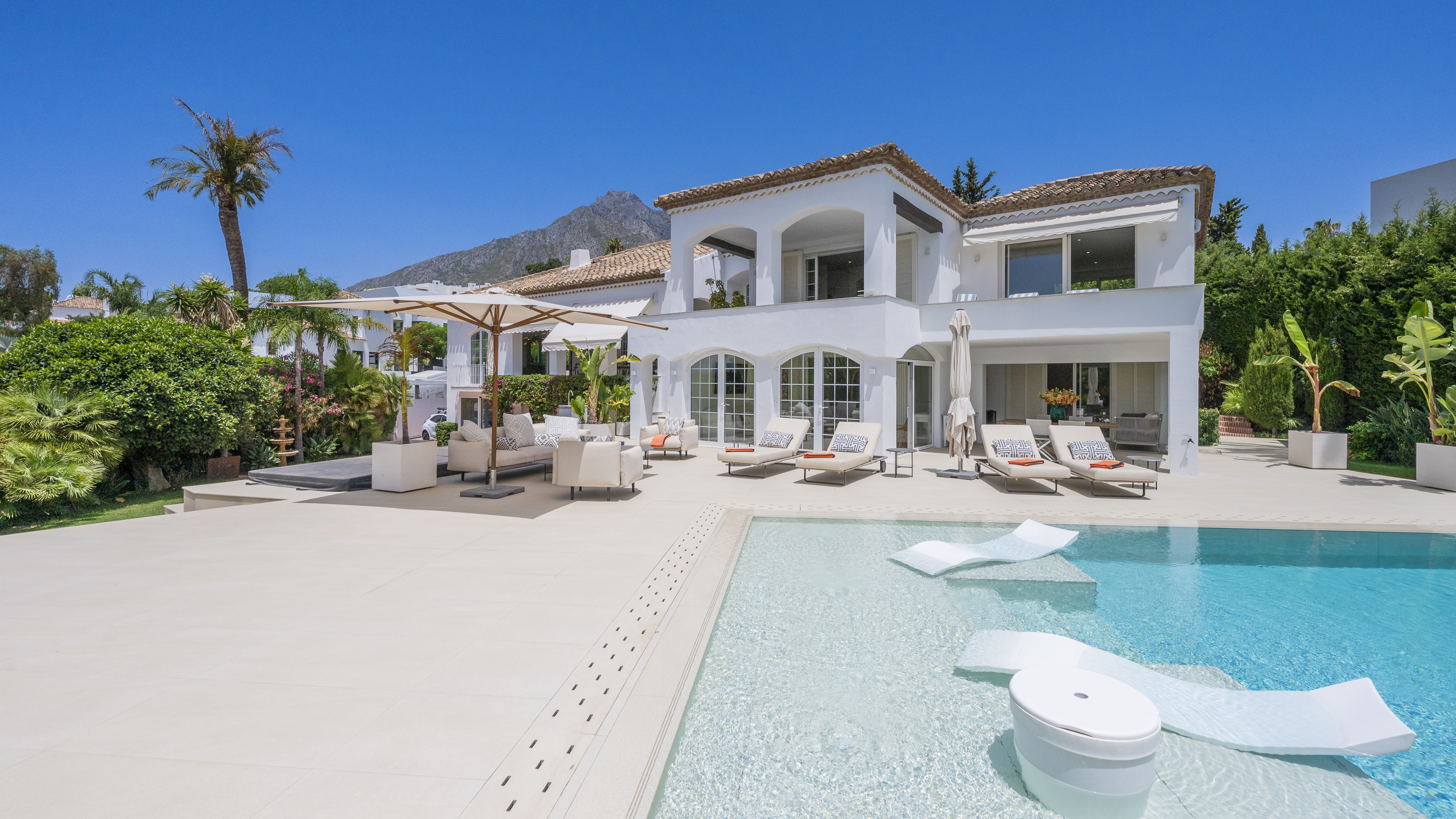 Exceptional Family Villa with Panoramic Sea Views near Marbella’s Golden Mile