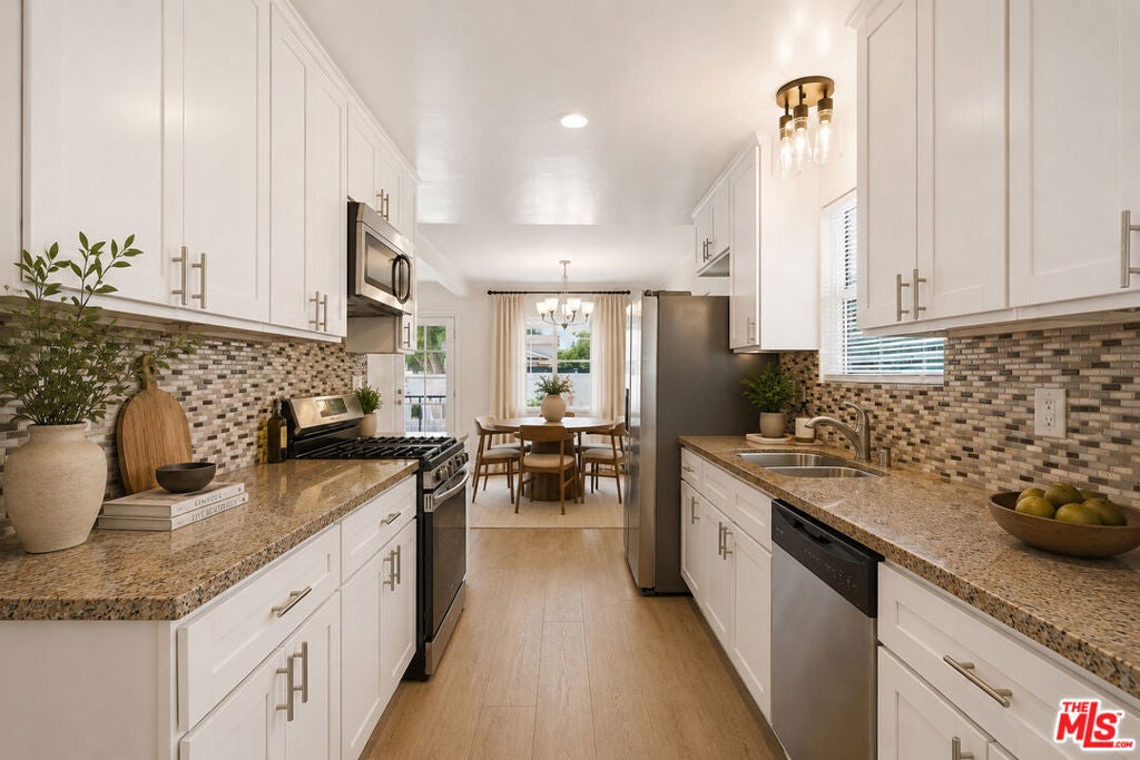 Woodland Hills Multi-Residence with Jr ADU
