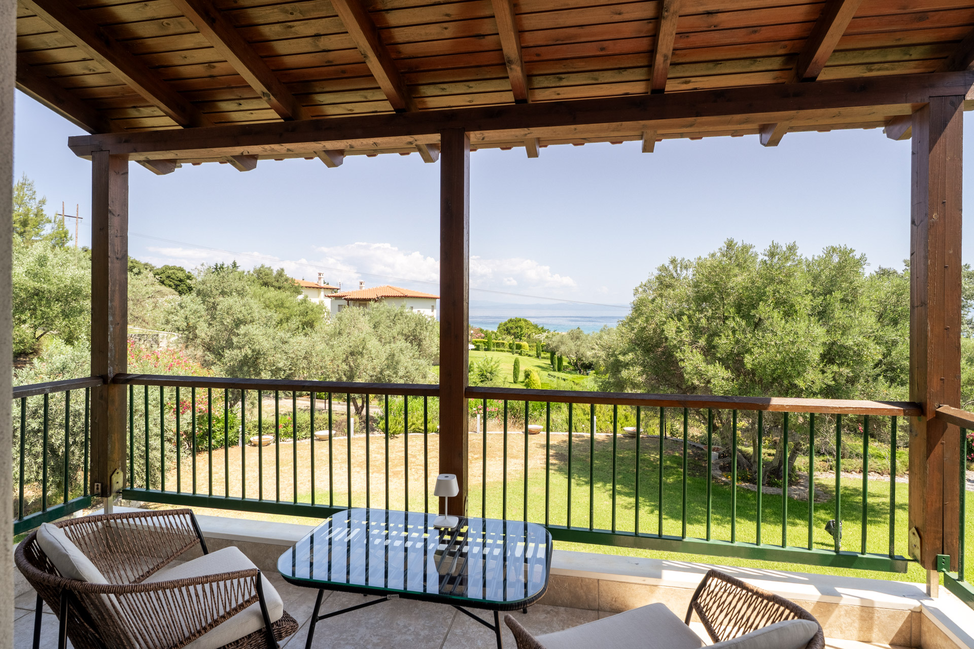 Sea view villa with garden in Pefkochori