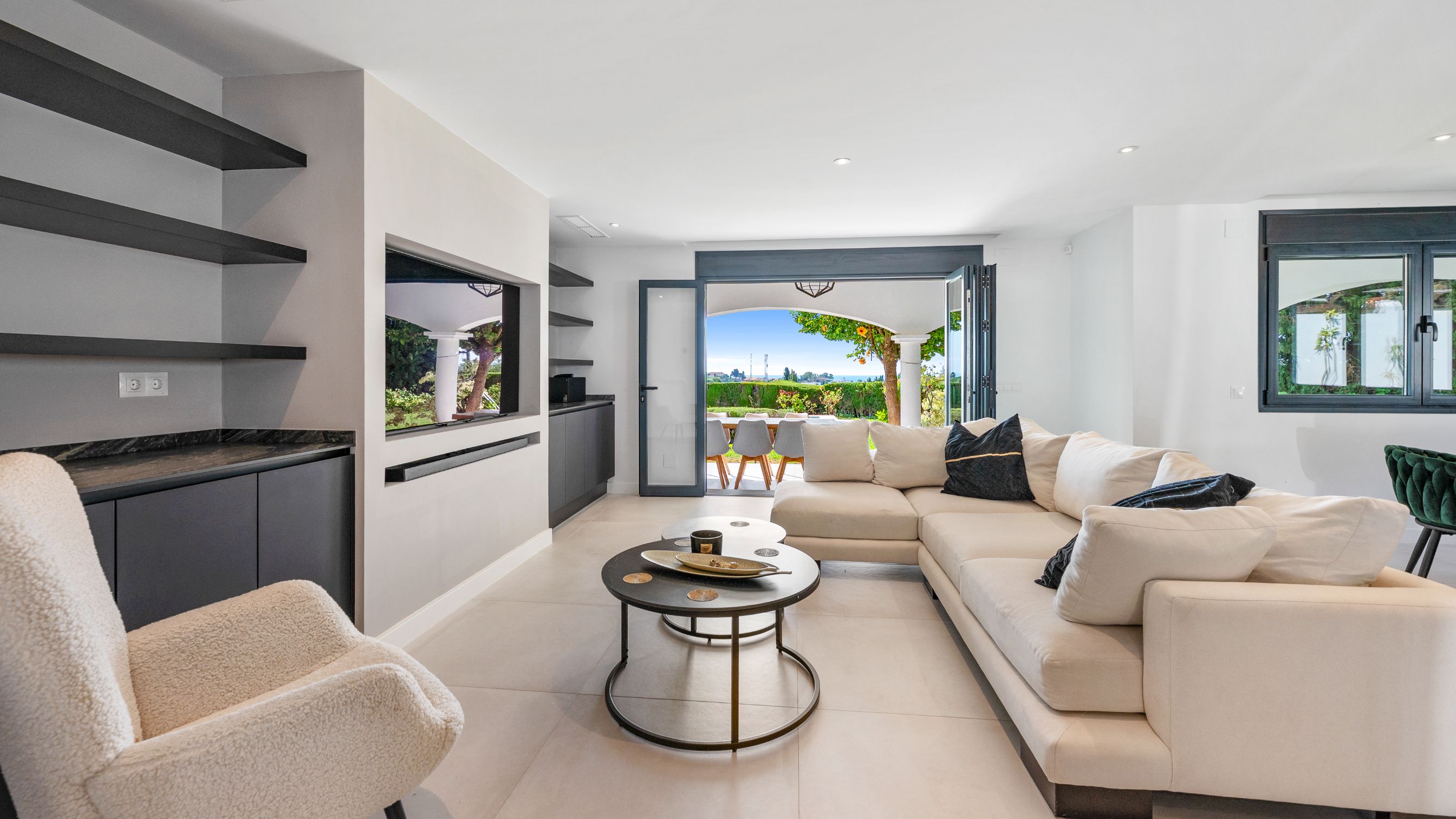 Contemporary Bungalow Villa for Long-Term Rental near La Quinta & San Pedro