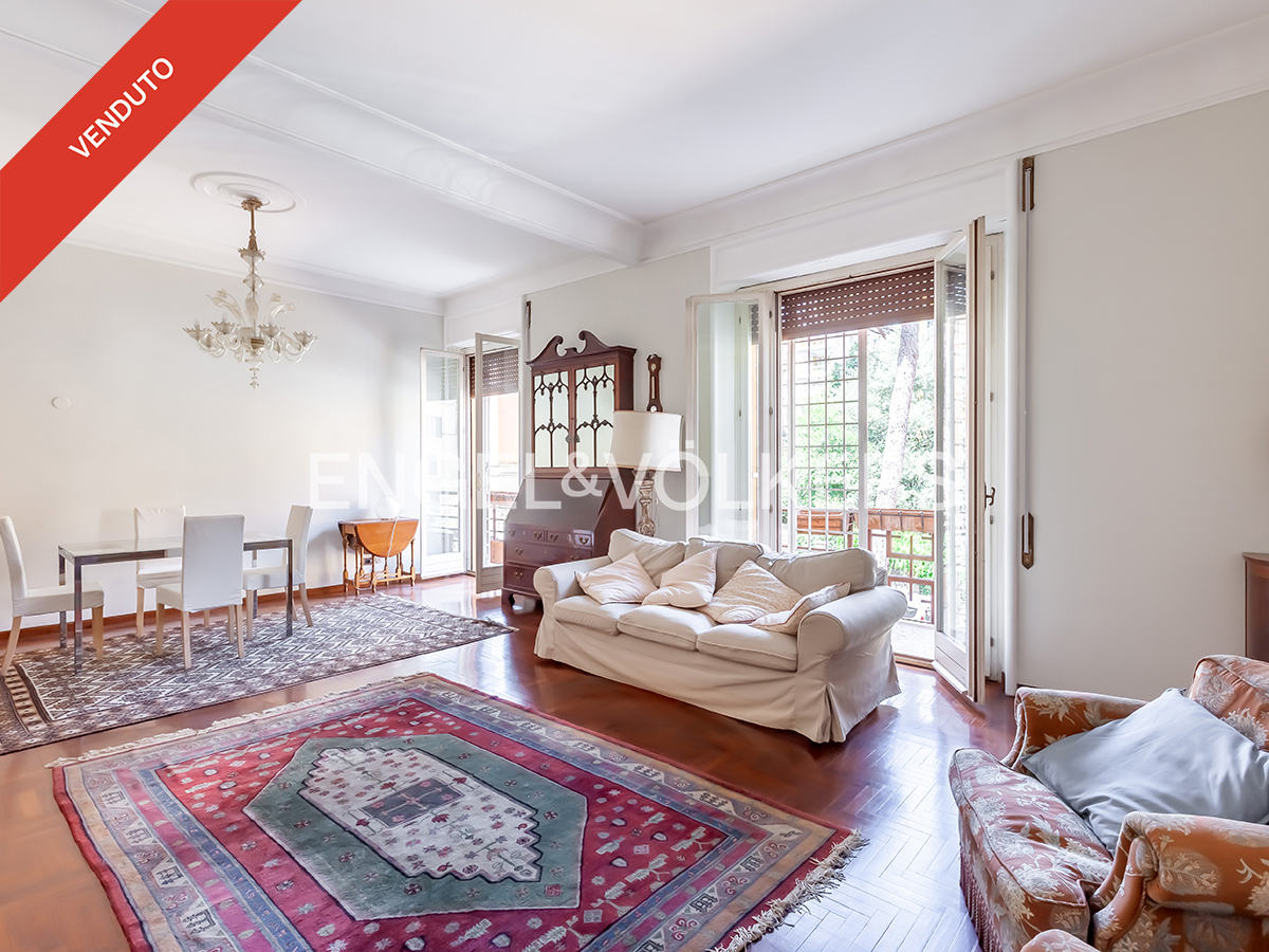 Prestigious apartment with outdoor spaces on Corso Trieste