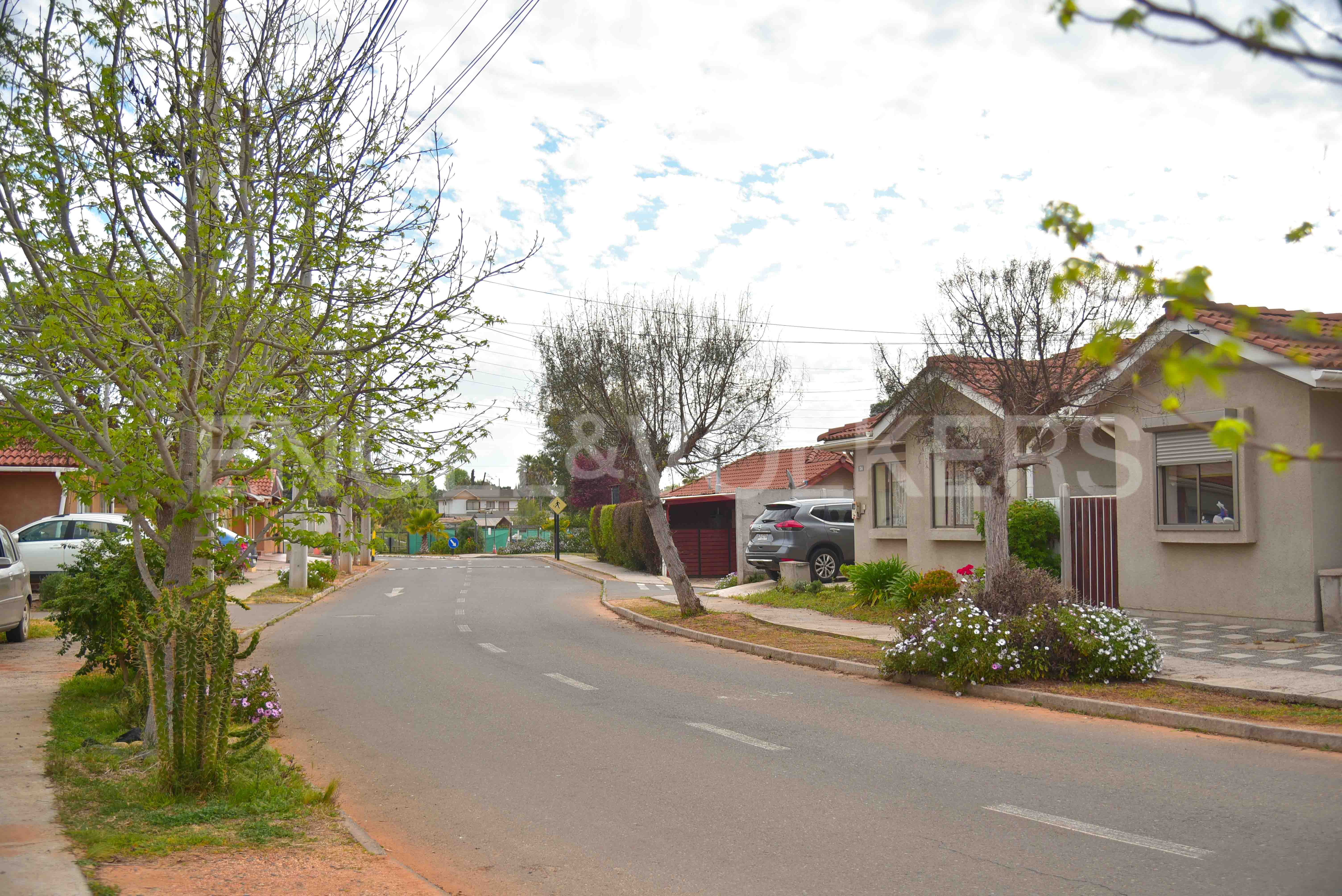 Casa 3D 1B en condominio con estacionamiento, Algarrobo Sur