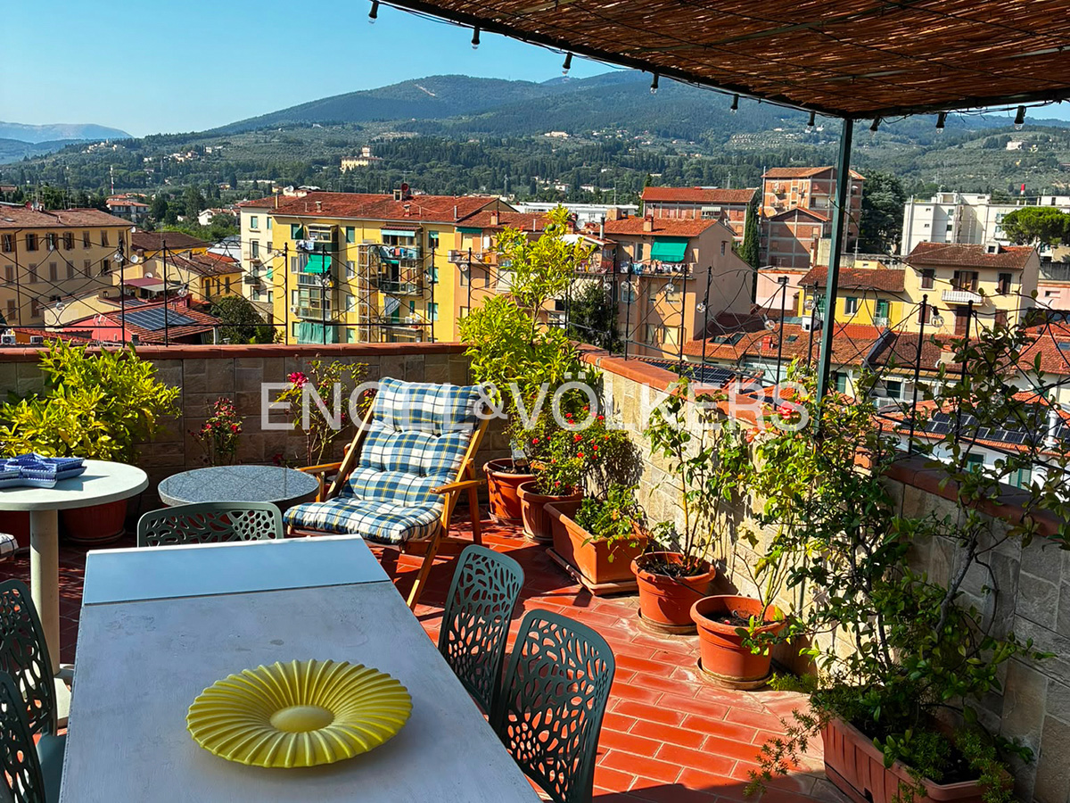 Modern Penthouse with Panoramic Terrace
