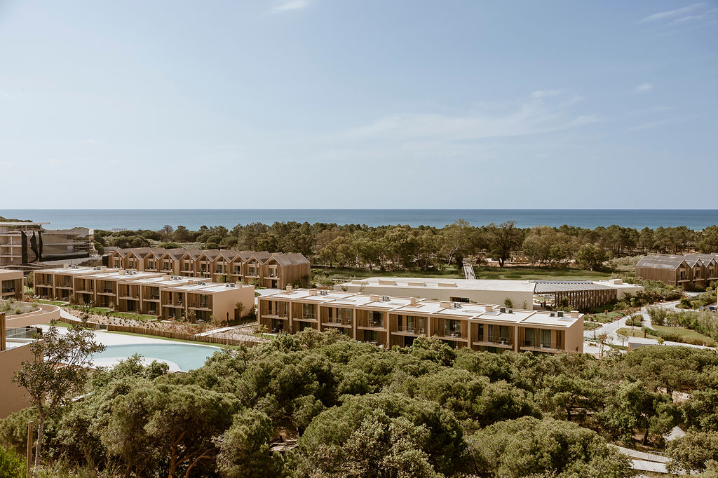 BEACH RESORT - First Floor