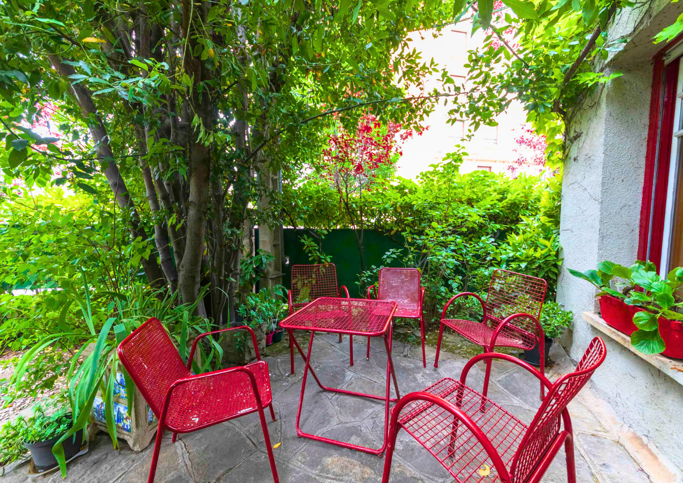 Casa con amplio jardín en el II Ensanche