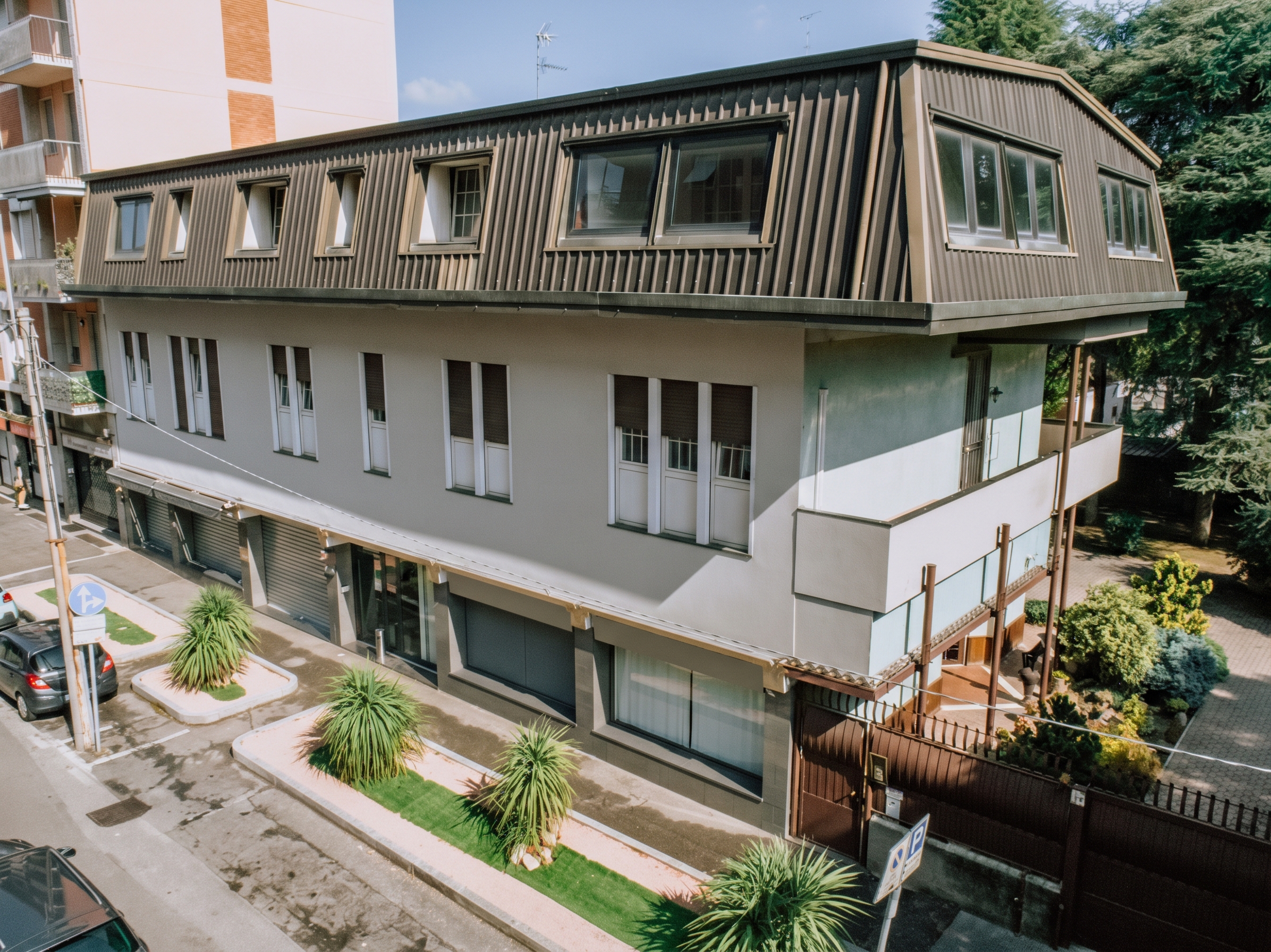 Entire building—suitable for conversion into a small block—with 4 self-contained apartments