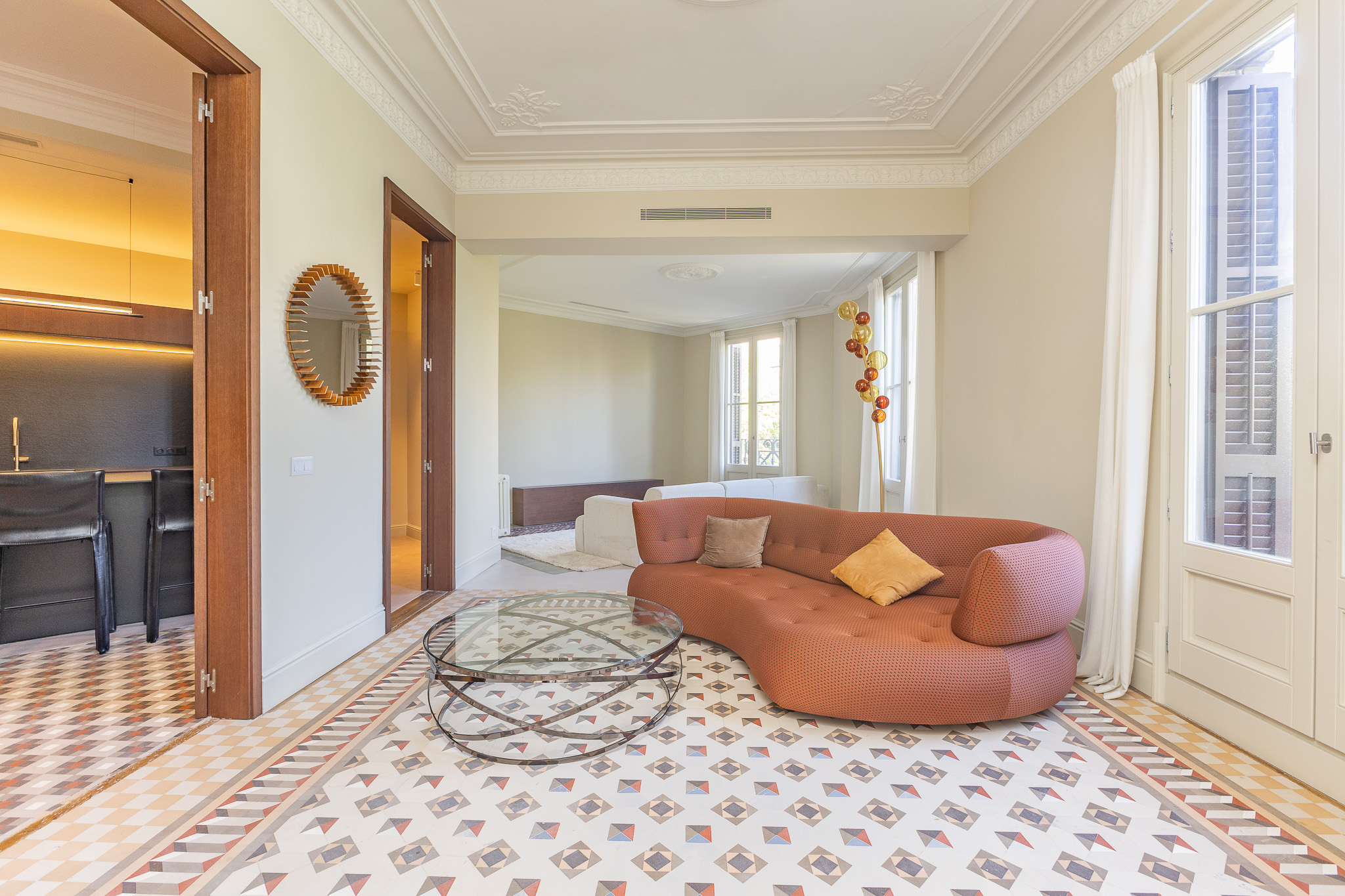 Beautiful newly renovated modernist apartment in Eixample Dreta.