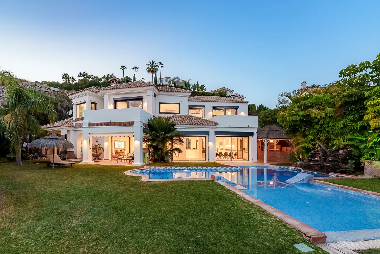 Modern Luxury Villa in Puerto del Almendro with Sweeping Sea Views