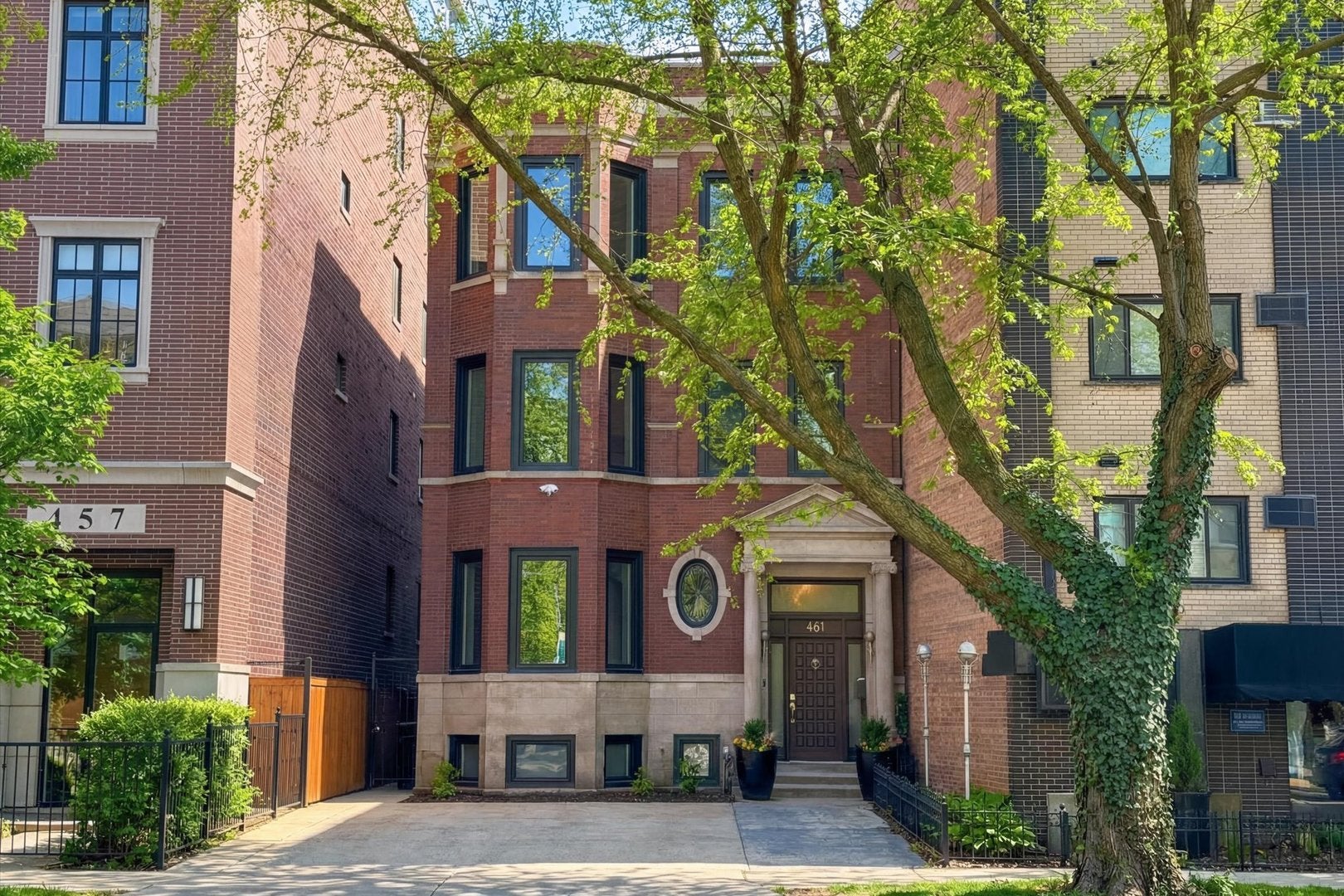 Exquisite Lakeview Single Family Home