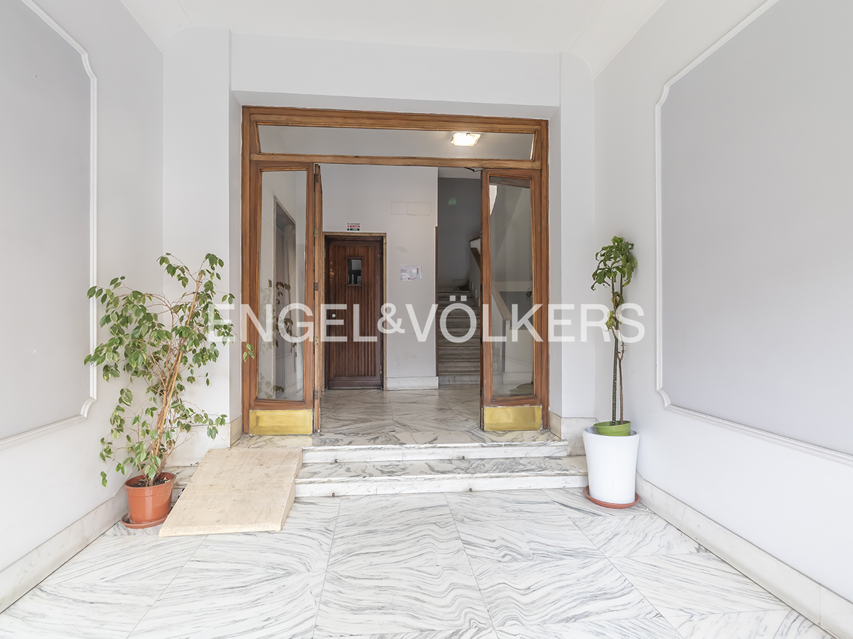 Furnished penthouse with terrace on Via Raffaele Caverni