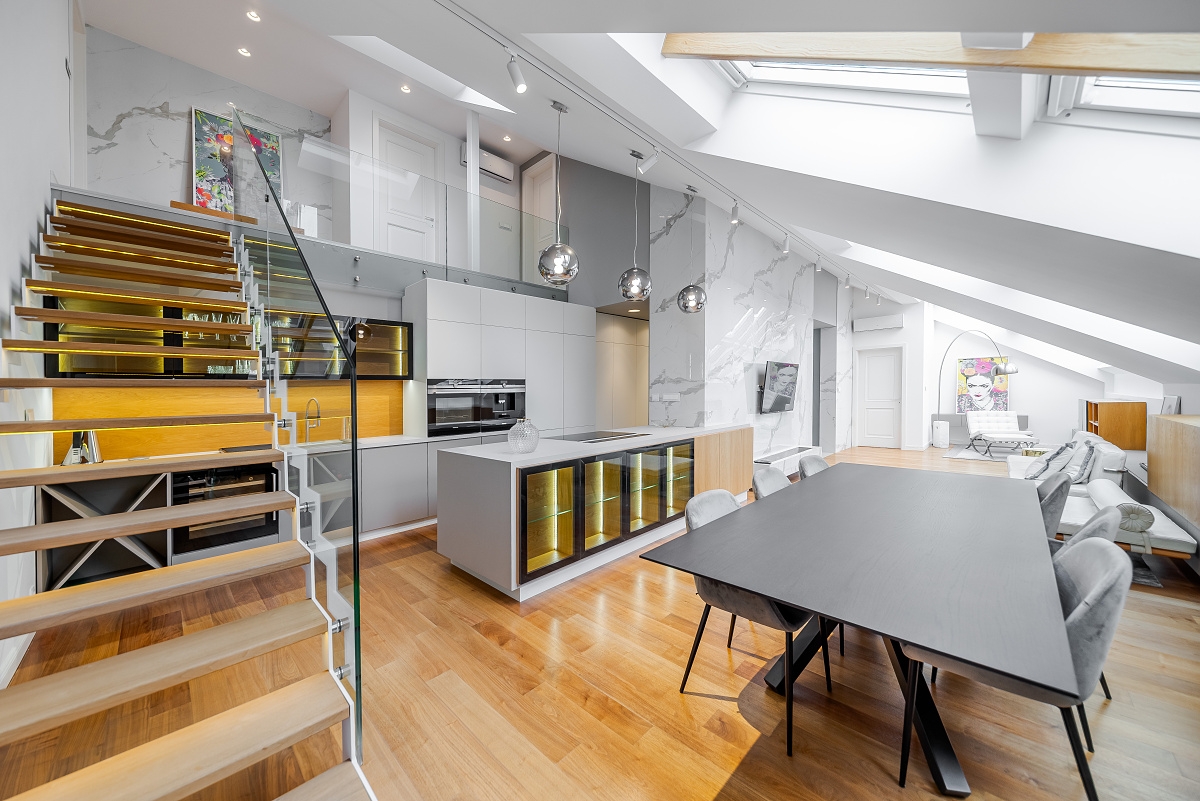 Rent of a 4+kt apartment near the embankment