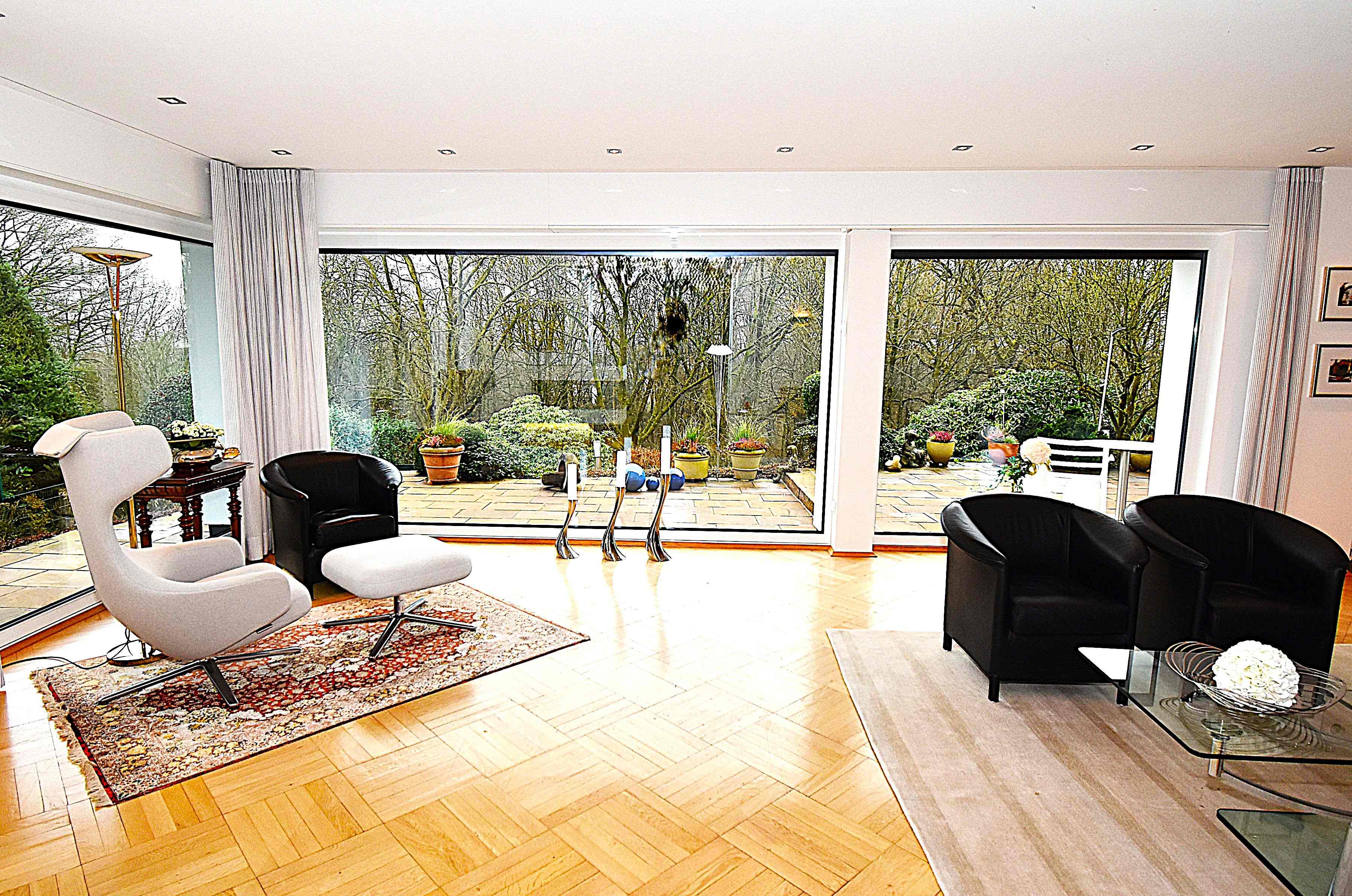 Bauhaus-Bungalow in ruhiger Lage - energetisch saniert & zeitlos modern