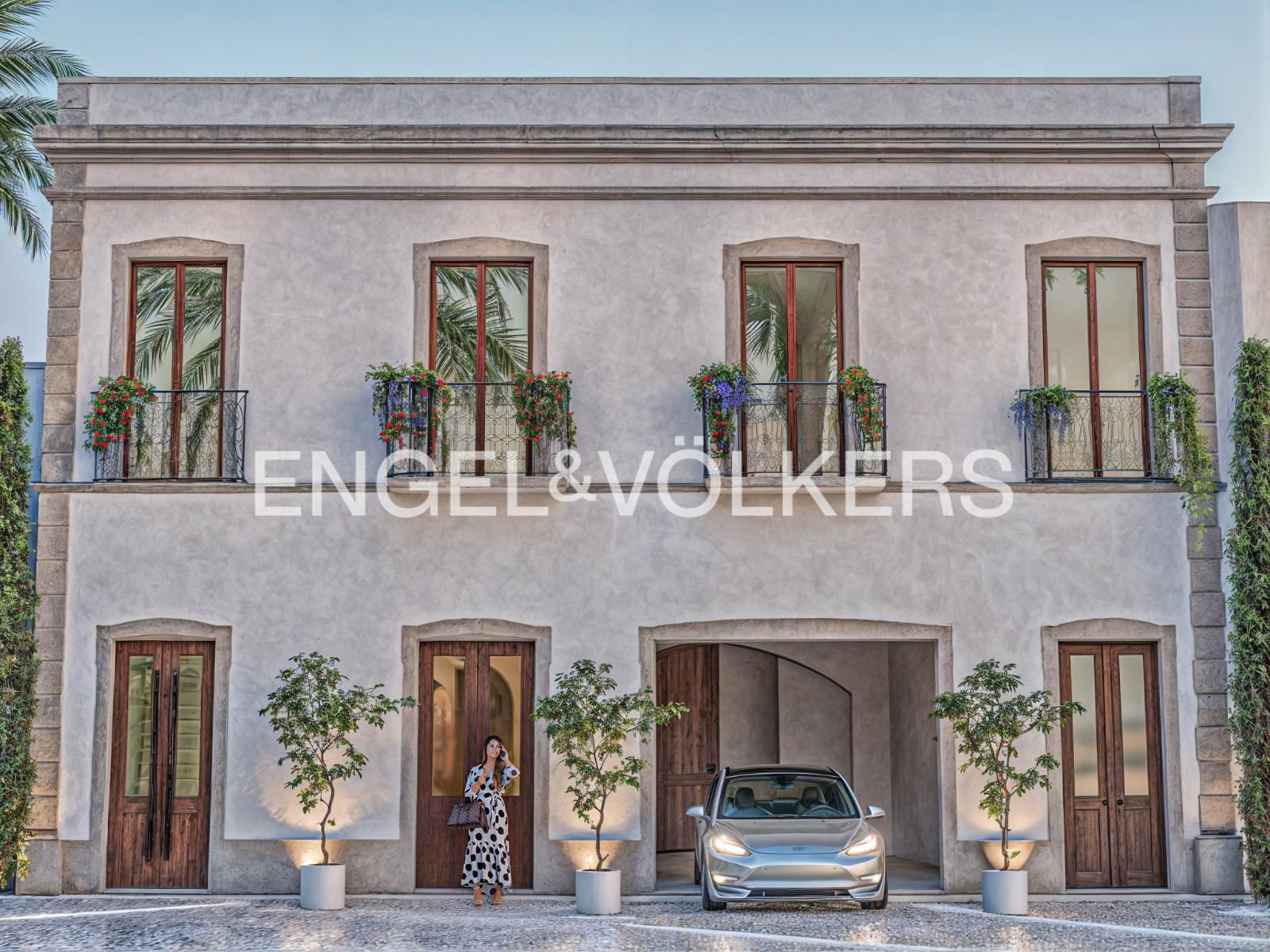 Historic Property in Estoi with Investment Potential