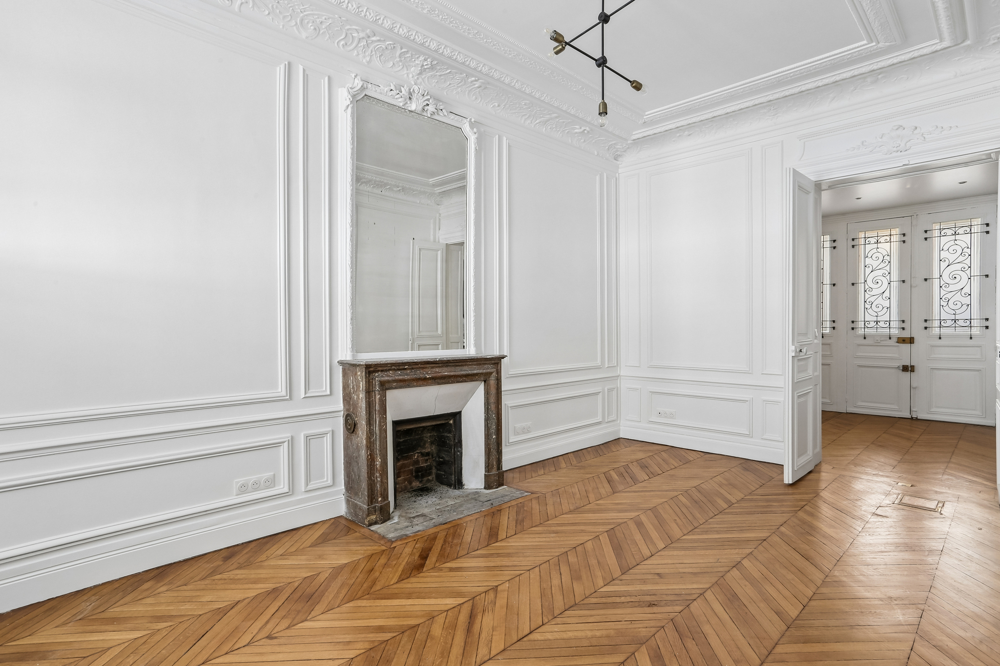 Elegant renovated Parisian 3-room apartment - Parc Monceau