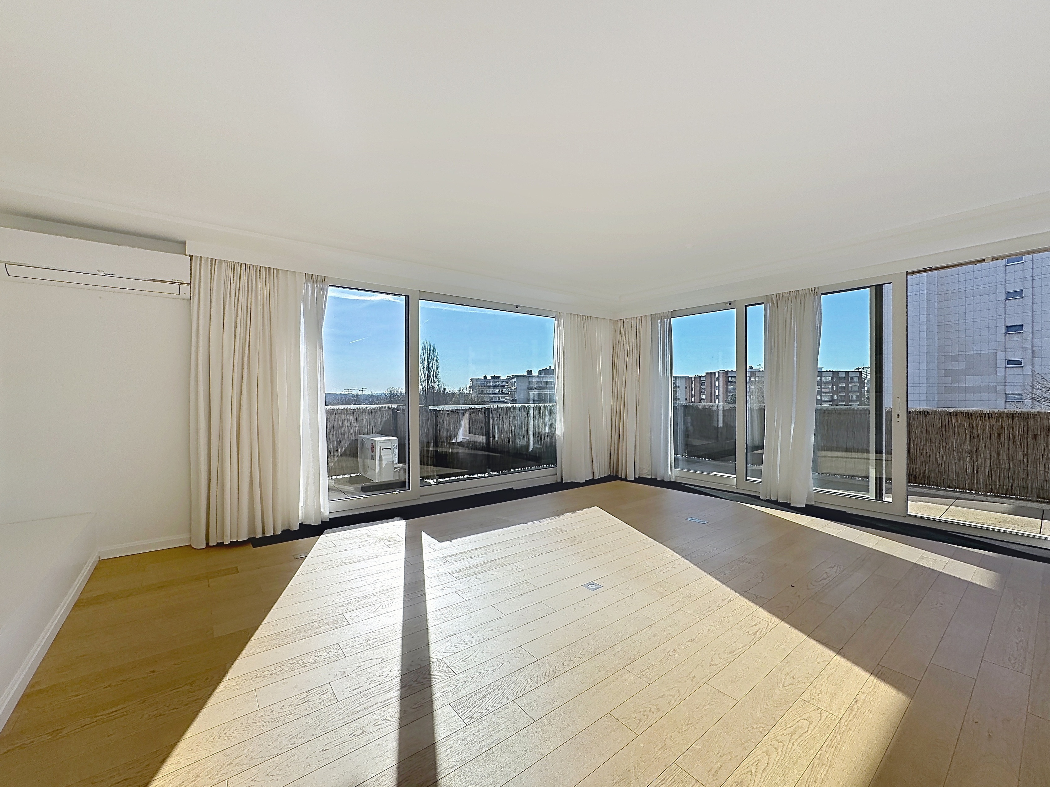 Brugmannpark - appartement gerenoveerd in 2024 - 2 terrassen