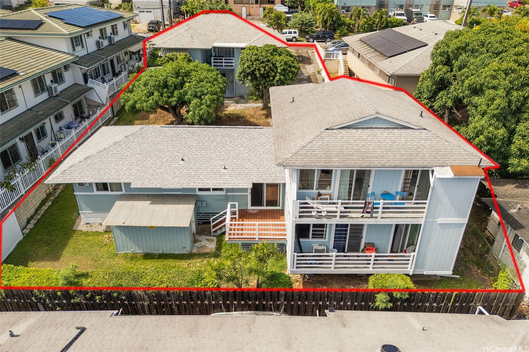 Extended family or investment: 2 dwellings in lower Manoa!