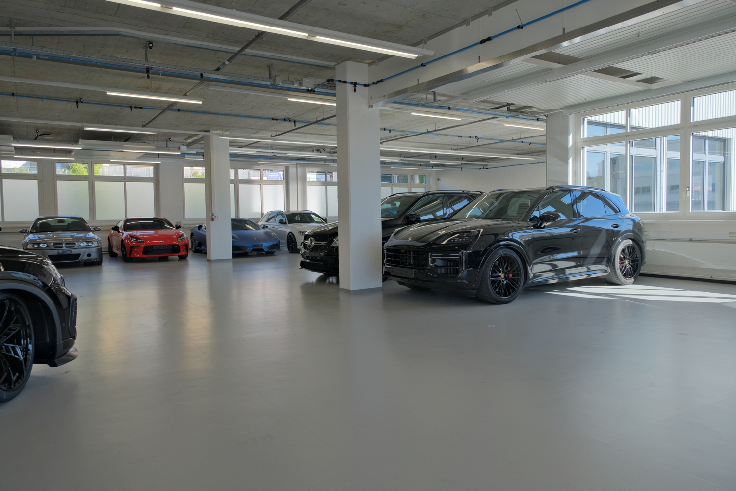 Exklusives Parking für 20 - 30 hochwertige Autos