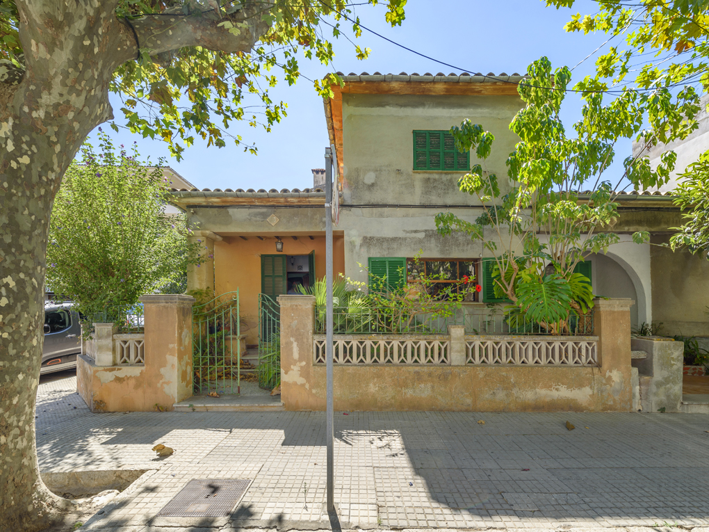 Building plot in a central location in Pollença